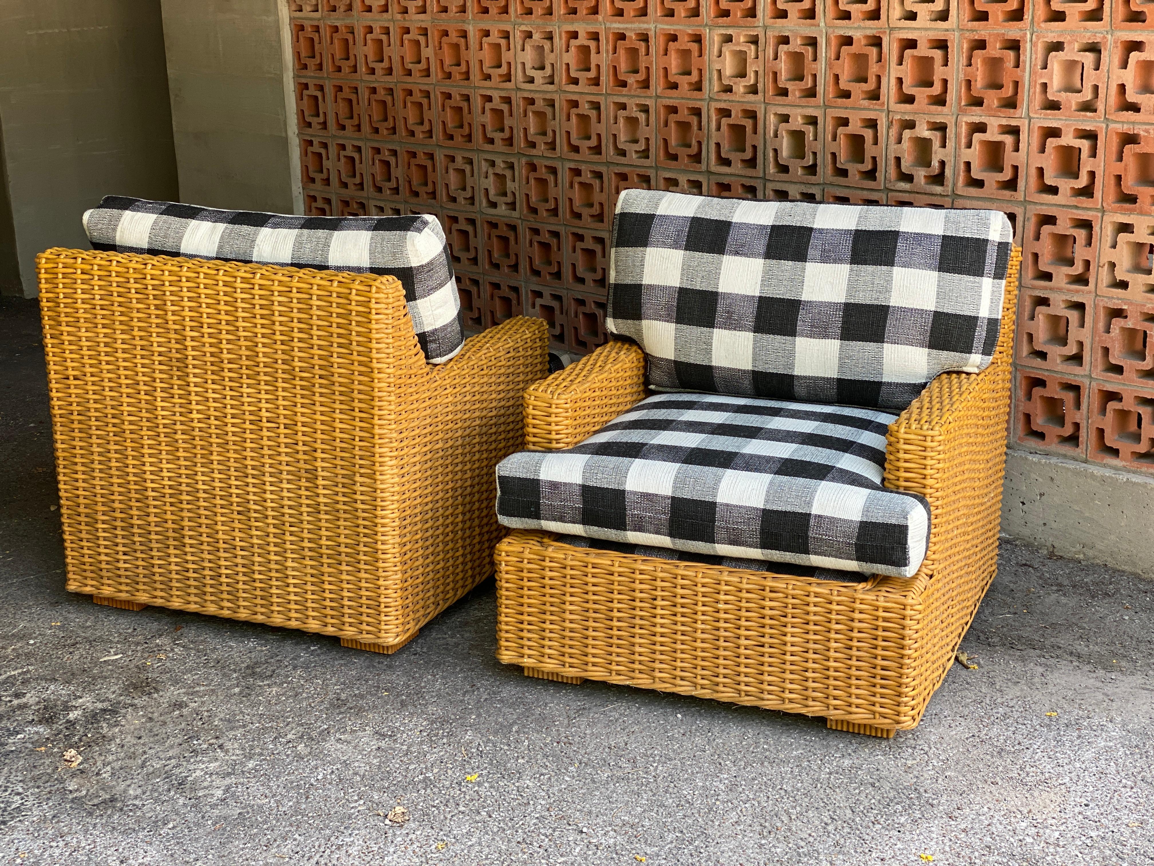 Pair of Vintage Wicker Lounge Chairs, Newly Upholstered 2