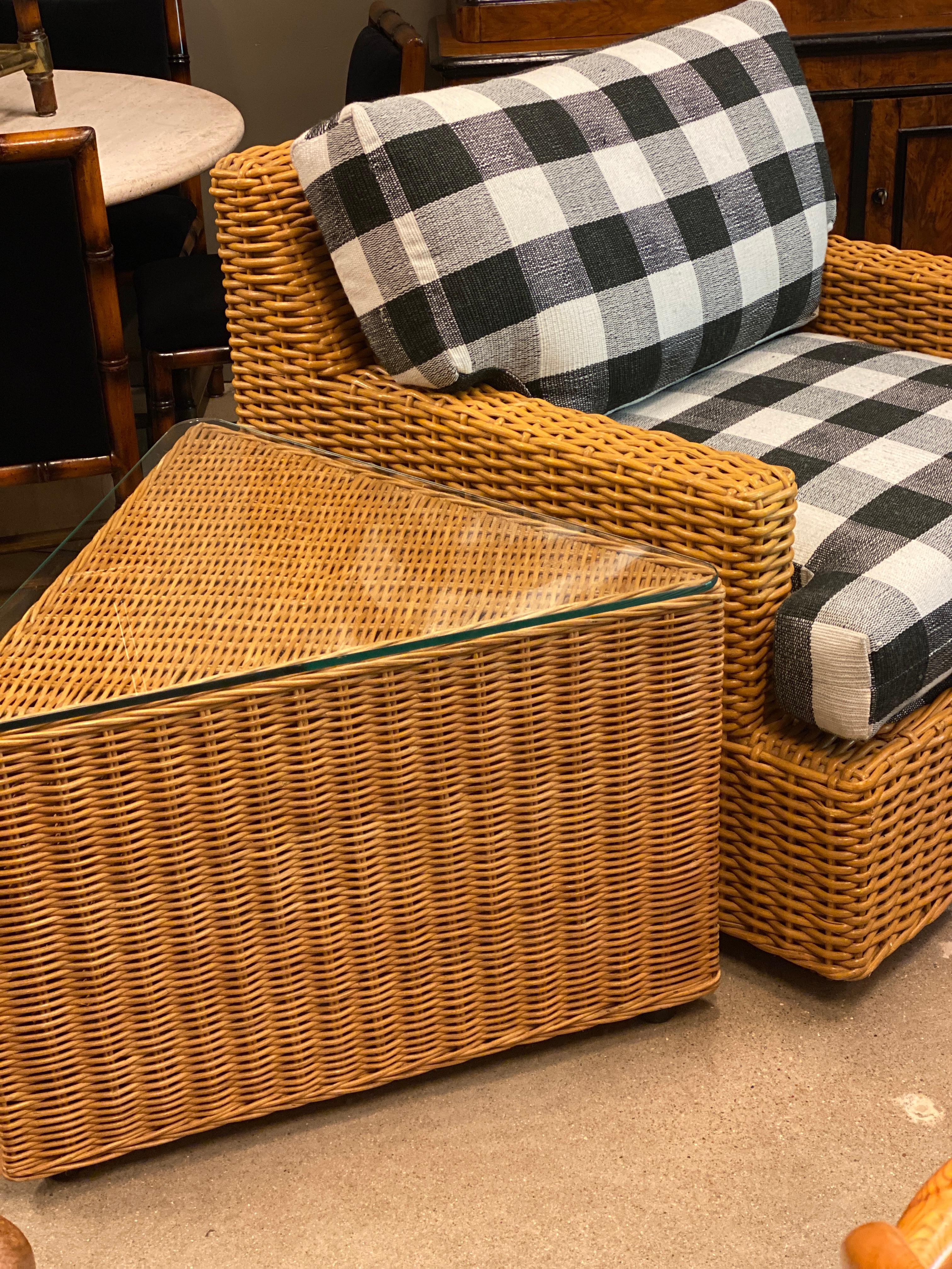Pair of Vintage Wicker Lounge Chairs, Newly Upholstered 5