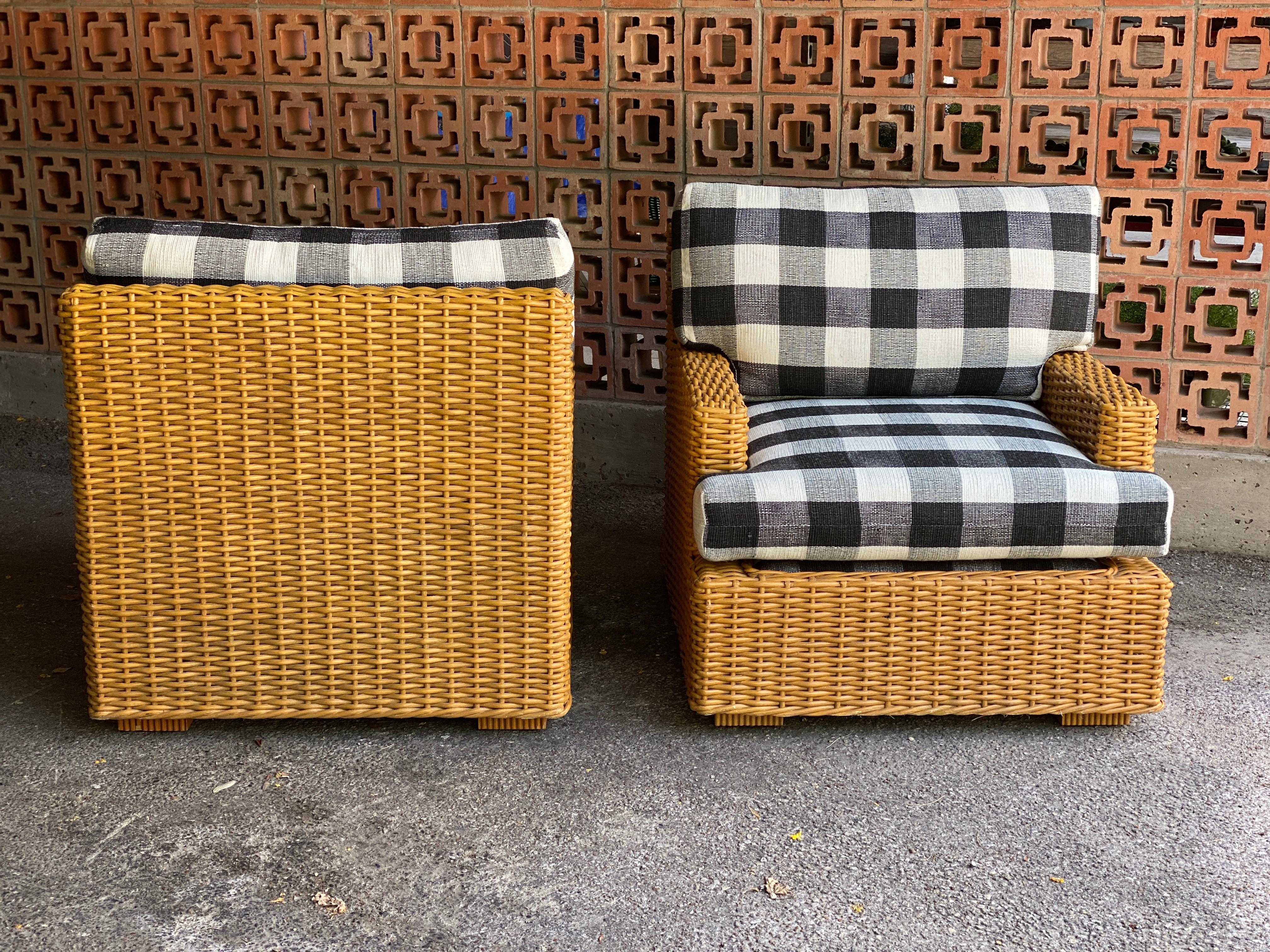 Pair of Vintage Wicker Lounge Chairs, Newly Upholstered 1