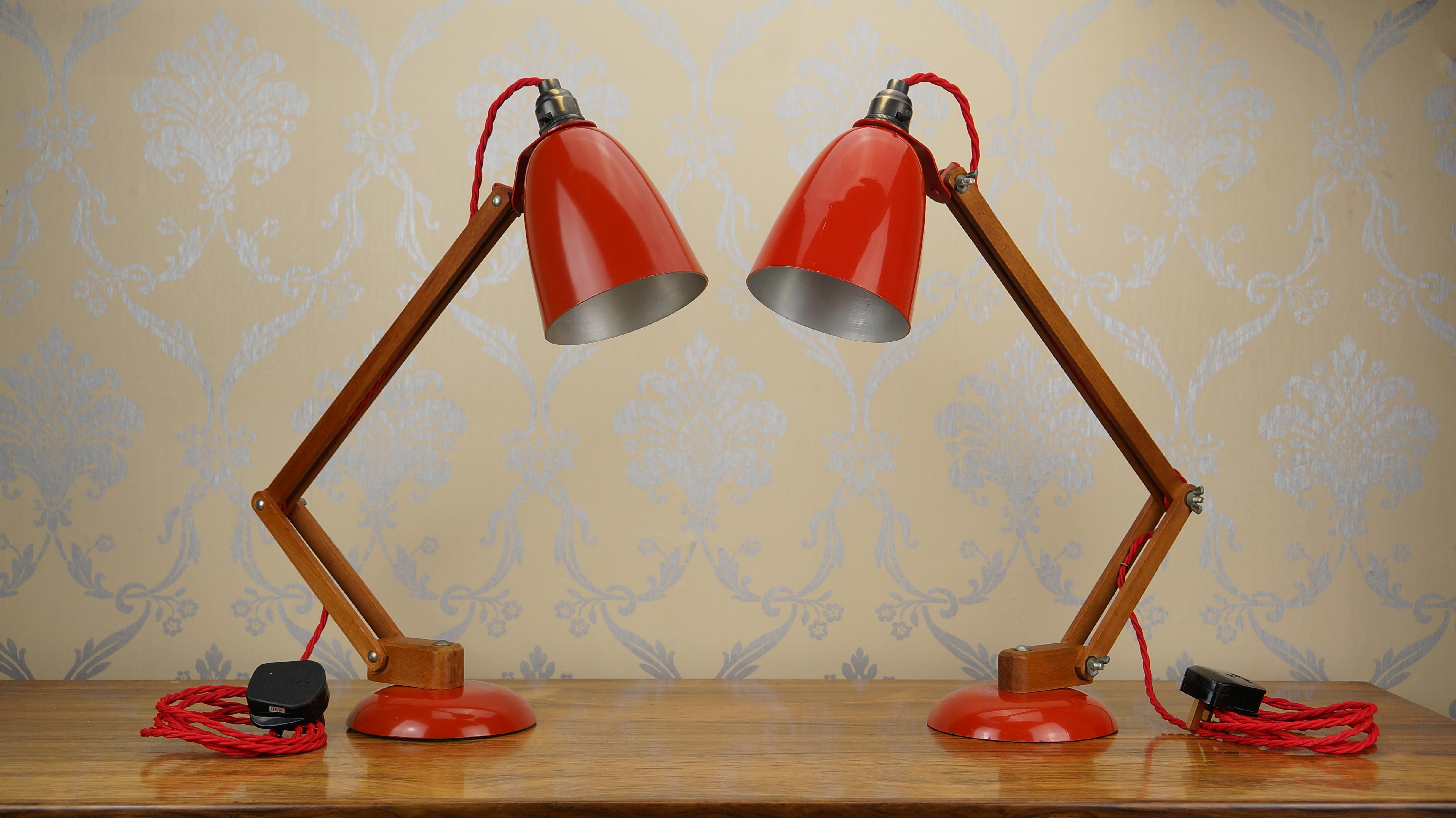 Mid-Century Modern Pair Vintage Wood Orange Red Maclamp Table Desk Lamps, T. Conran, 50s Anglepoise