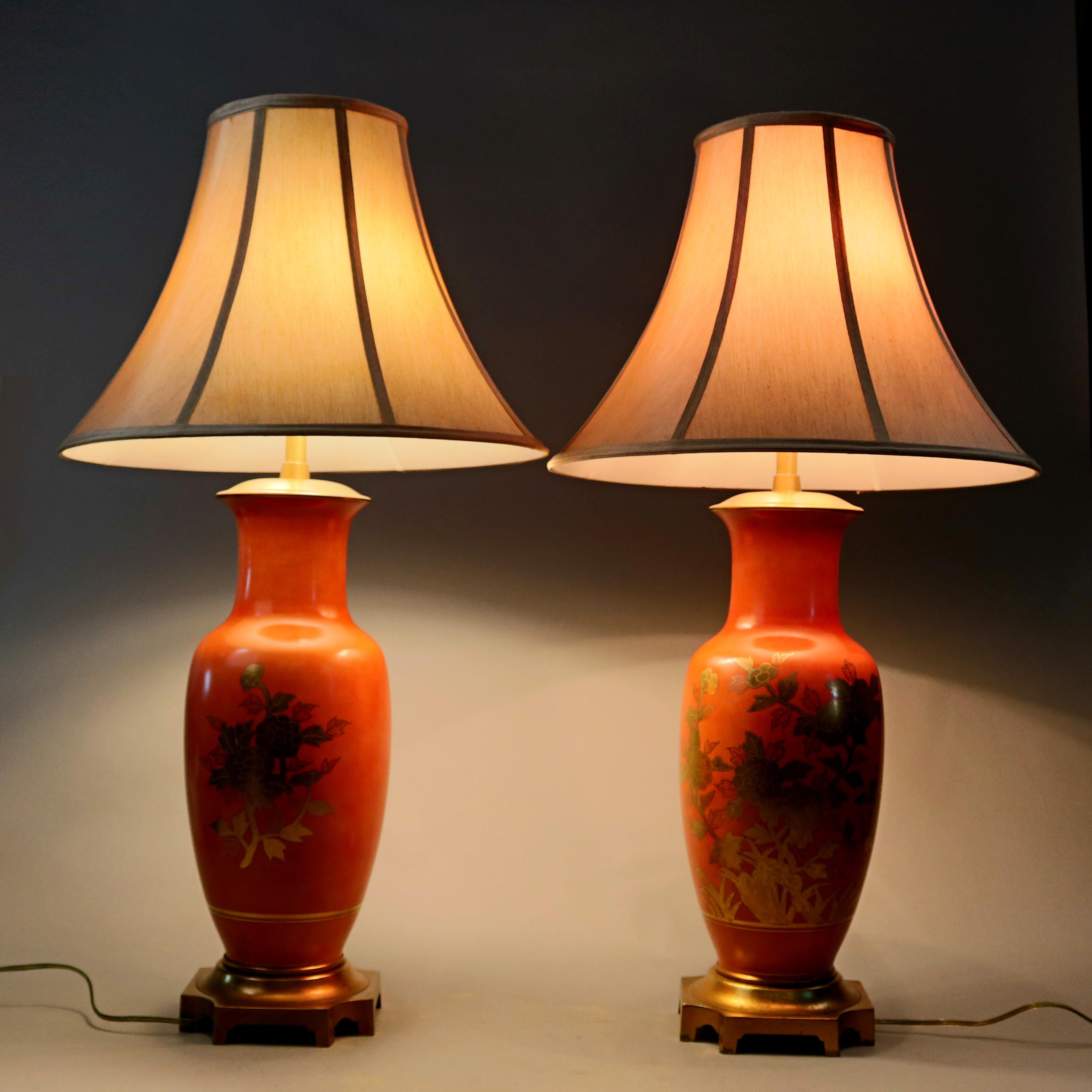 Pair of Vitrine Chinese Gilt Decorated Porcelain Table Lamps, 20th Century In Good Condition In Big Flats, NY