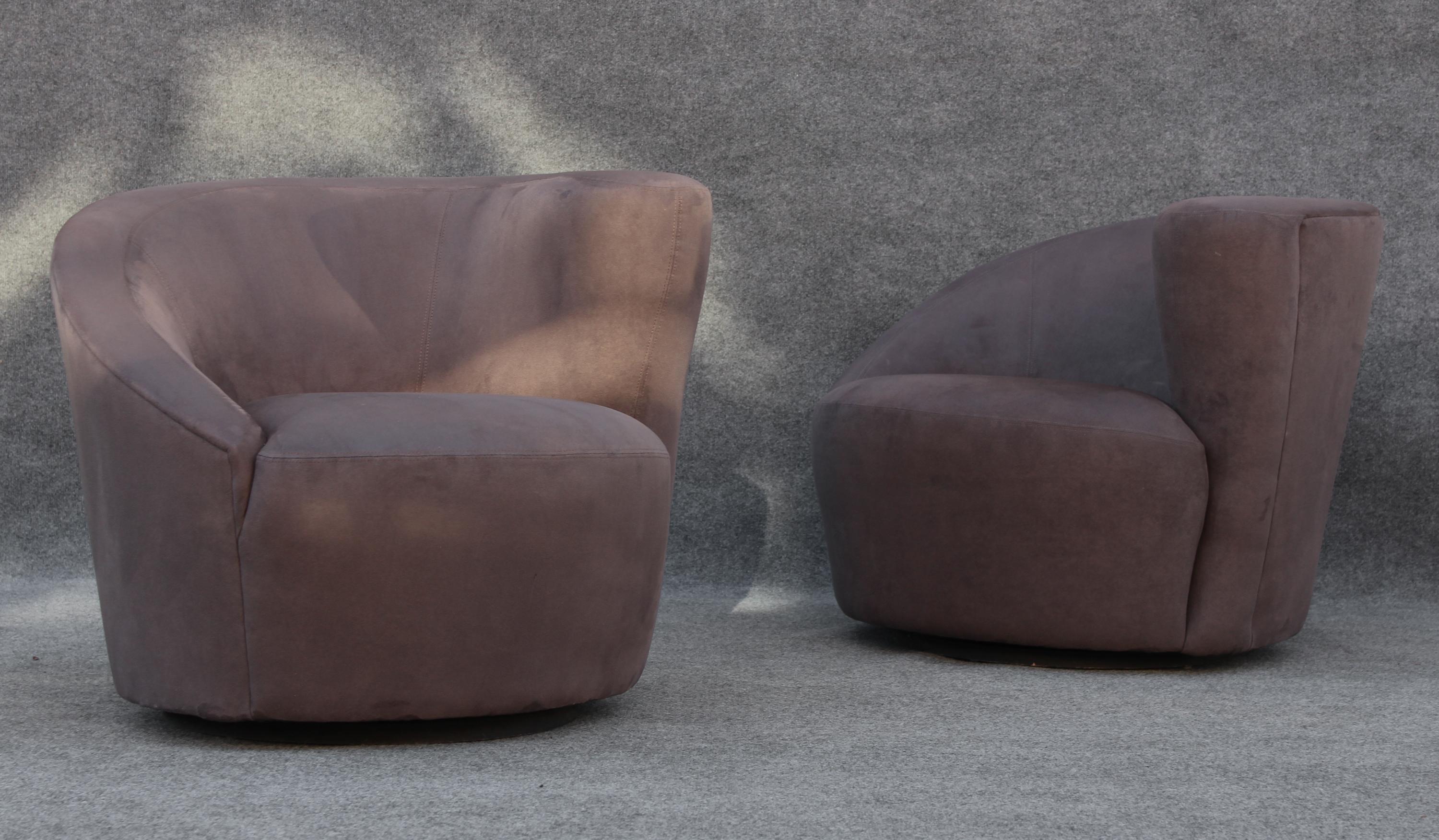 Ein Paar Vladimir Kagan Directional Nautilus Korkenzieher passende graue drehbare Stühle im Angebot 10