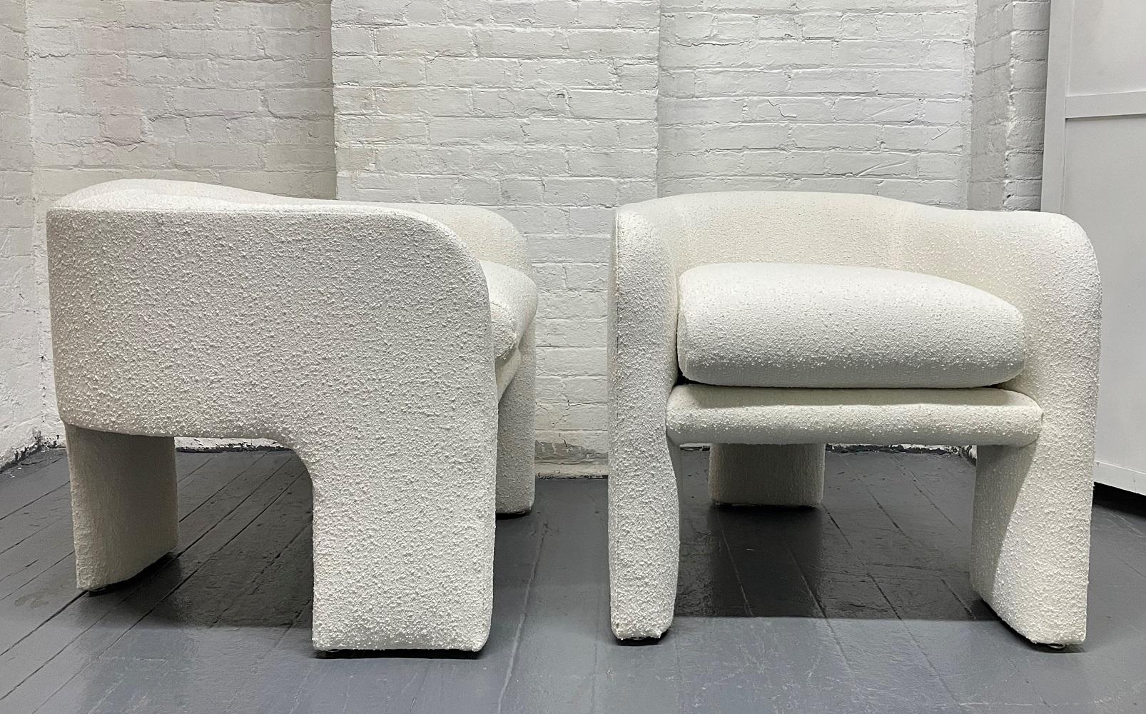 Mid-Century Modern Pair Lounge Chairs in Bouclé by Weiman / Preview For Sale