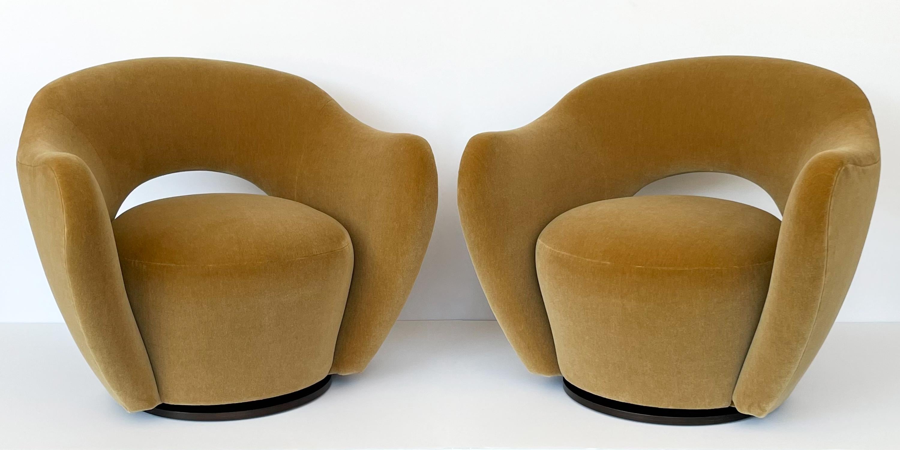 Mid-Century Modern Pair of Vladimir Kagan Open Back Swivel Lounge Chairs for Directional