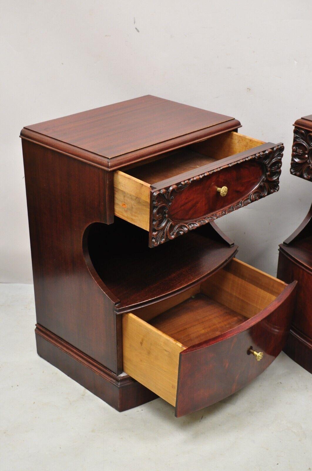 Pair Vtg Chinese Chippendale Flame Mahogany 2 Drawer Nightstands Bedside Tables In Good Condition For Sale In Philadelphia, PA