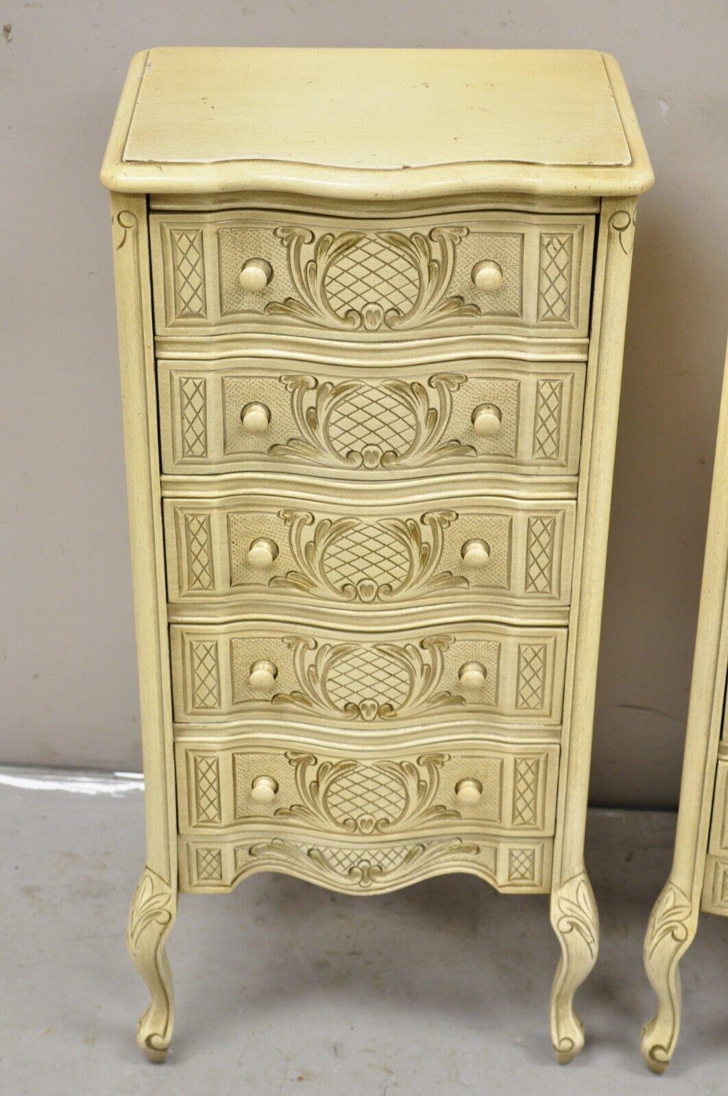 Pair Vtg French Country Provincial Style Cream Painted 5 Drawer Chest Nightstand In Good Condition For Sale In Philadelphia, PA