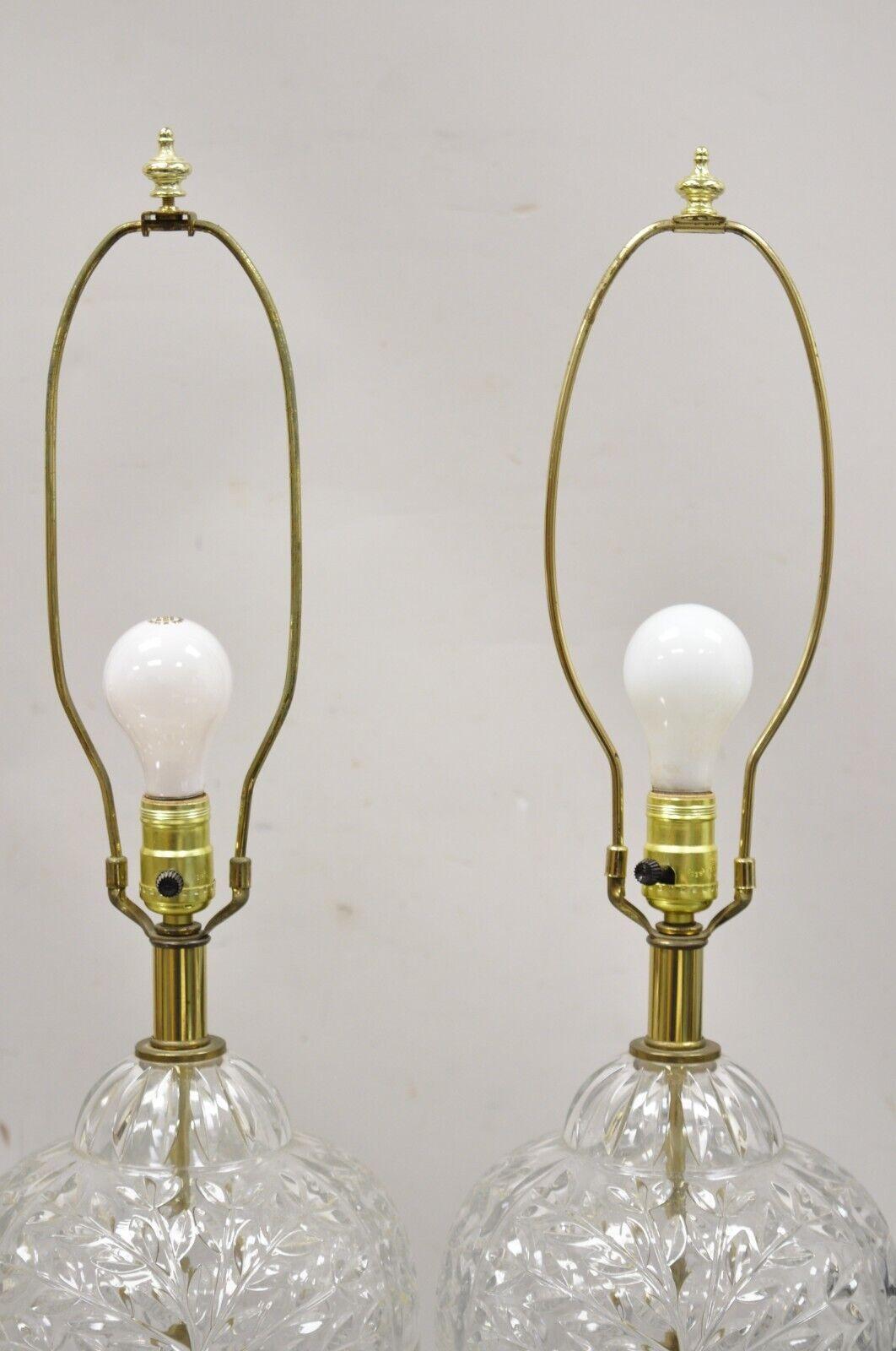 Pair Vtg French Style Cut Crystal Glass Bulbous Table Lamps Brass Greek Key Base In Good Condition In Philadelphia, PA