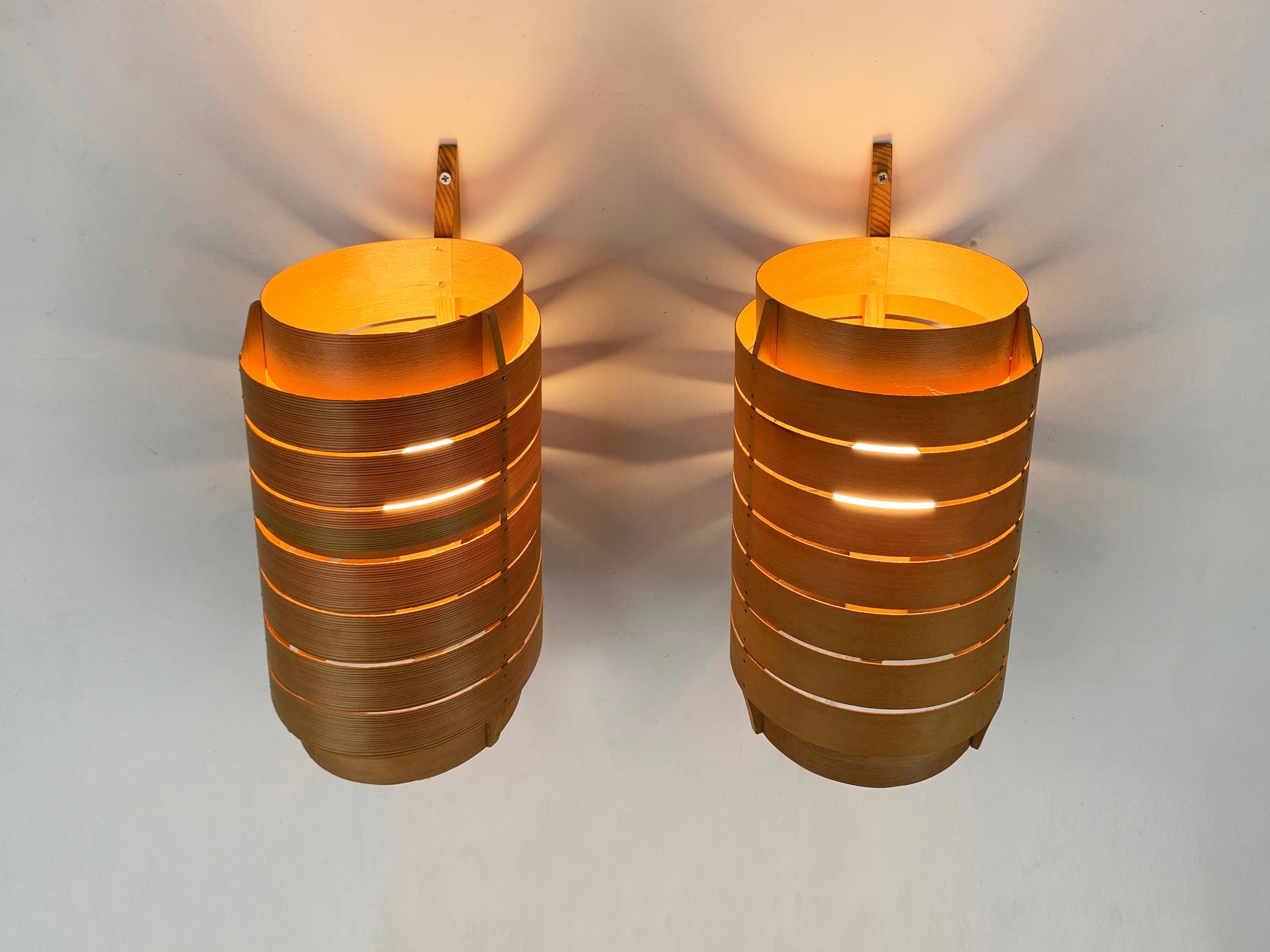 Pareja de apliques V-156 de madera de pino de Hans-Agne Jakobsson para AB Markaryd, años 60 Sueco en venta