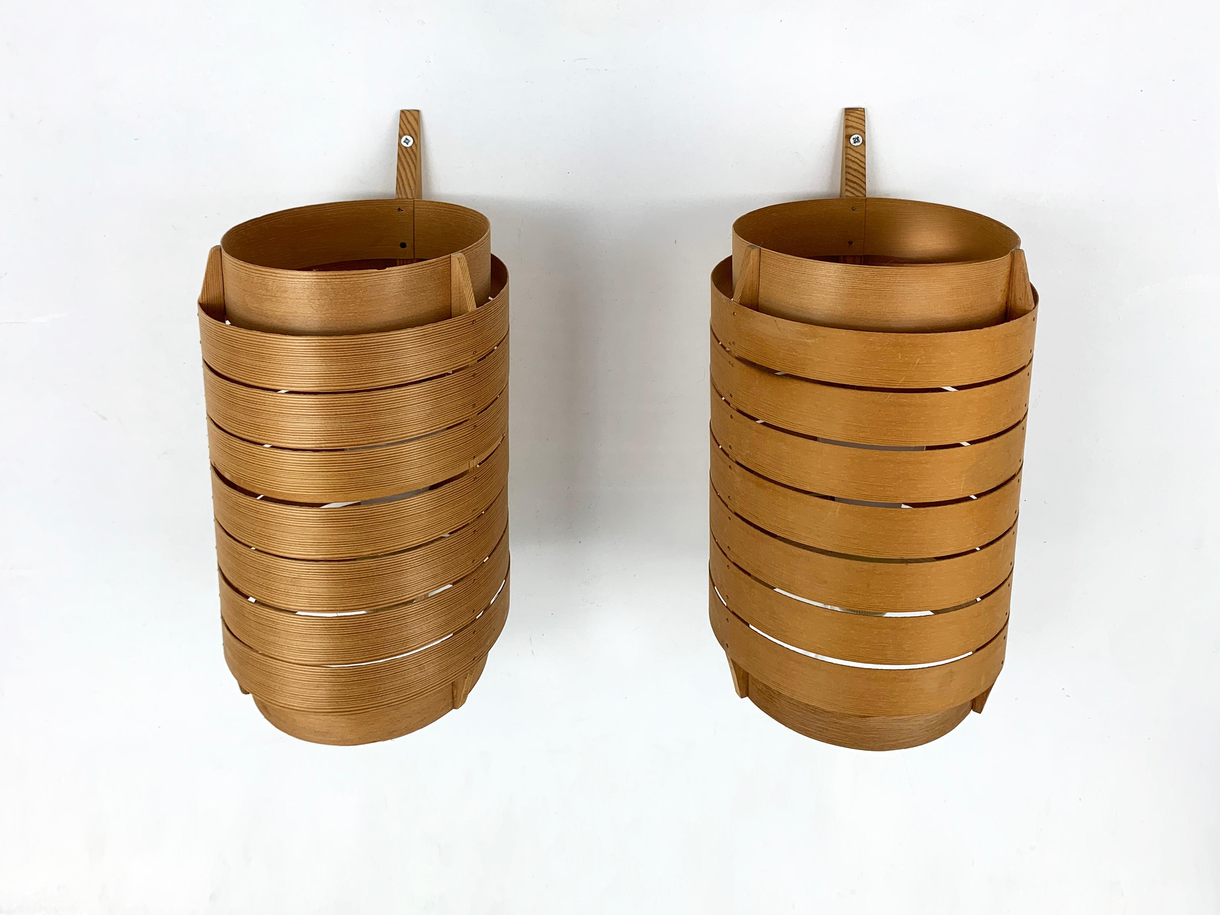 Pareja de apliques V-156 de madera de pino de Hans-Agne Jakobsson para AB Markaryd, años 60 en venta 1