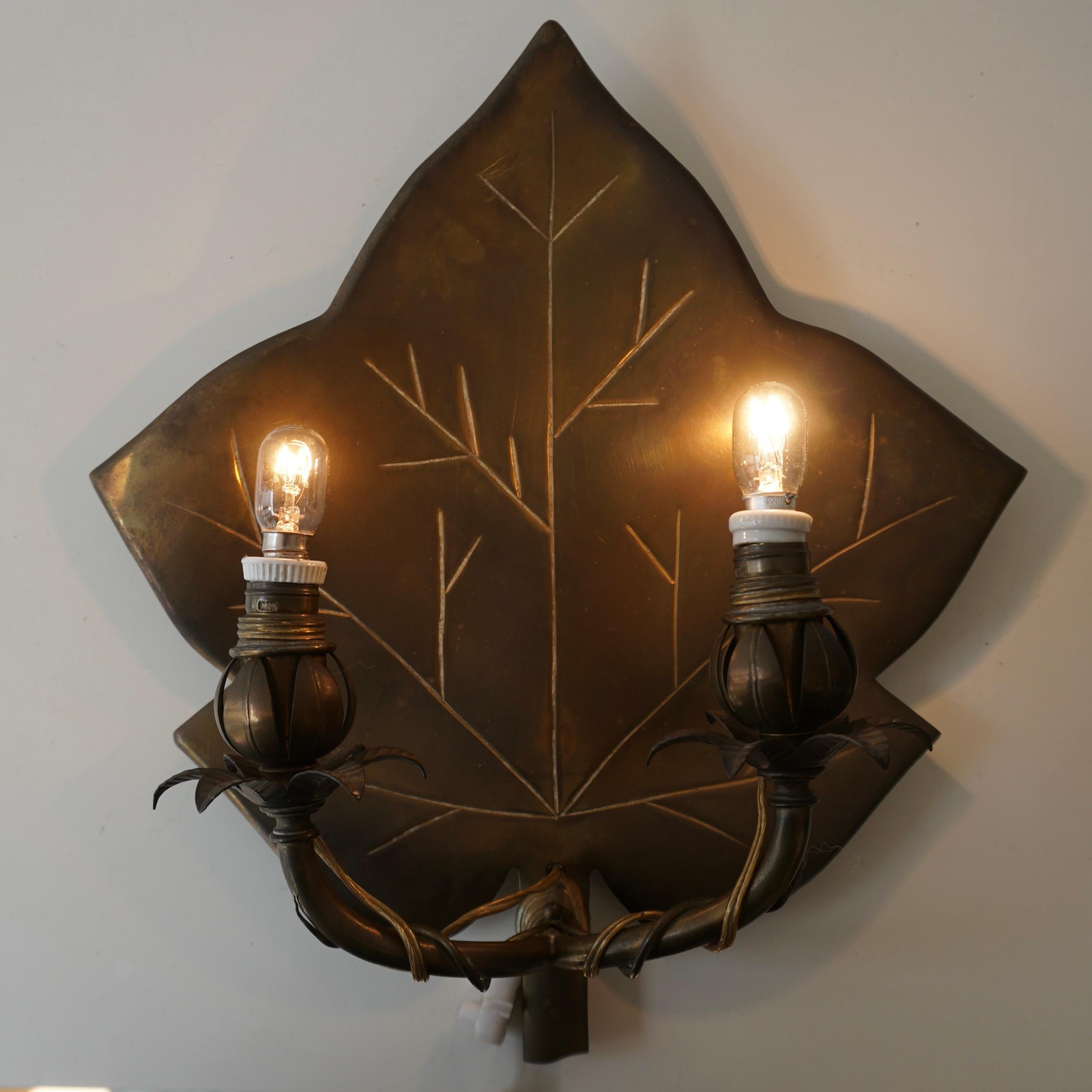 Mid-Century Modern Pair Wall Sconces in the Shape of Leaves For Sale