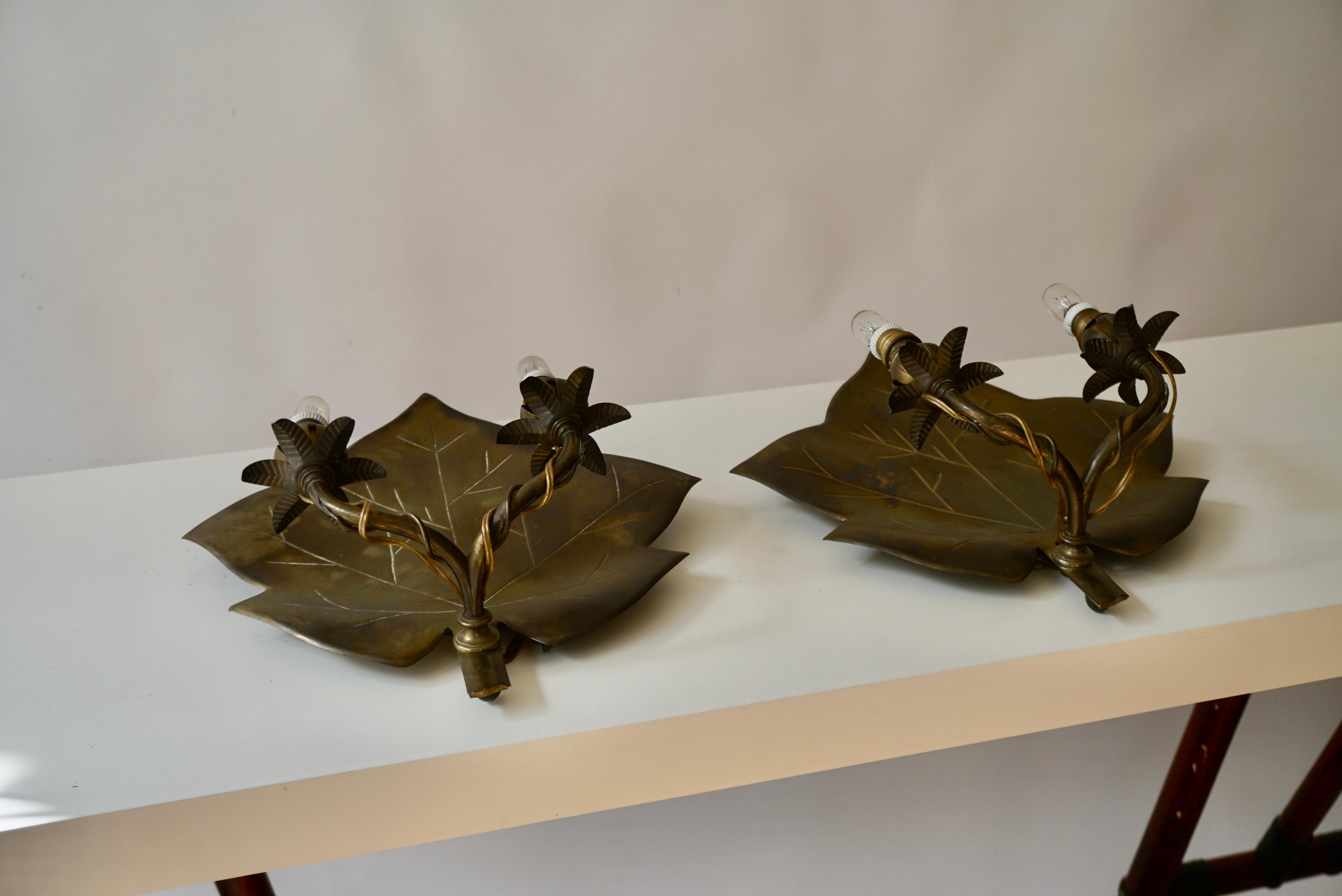 Pair Wall Sconces in the Shape of Leaves In Good Condition For Sale In Antwerp, BE