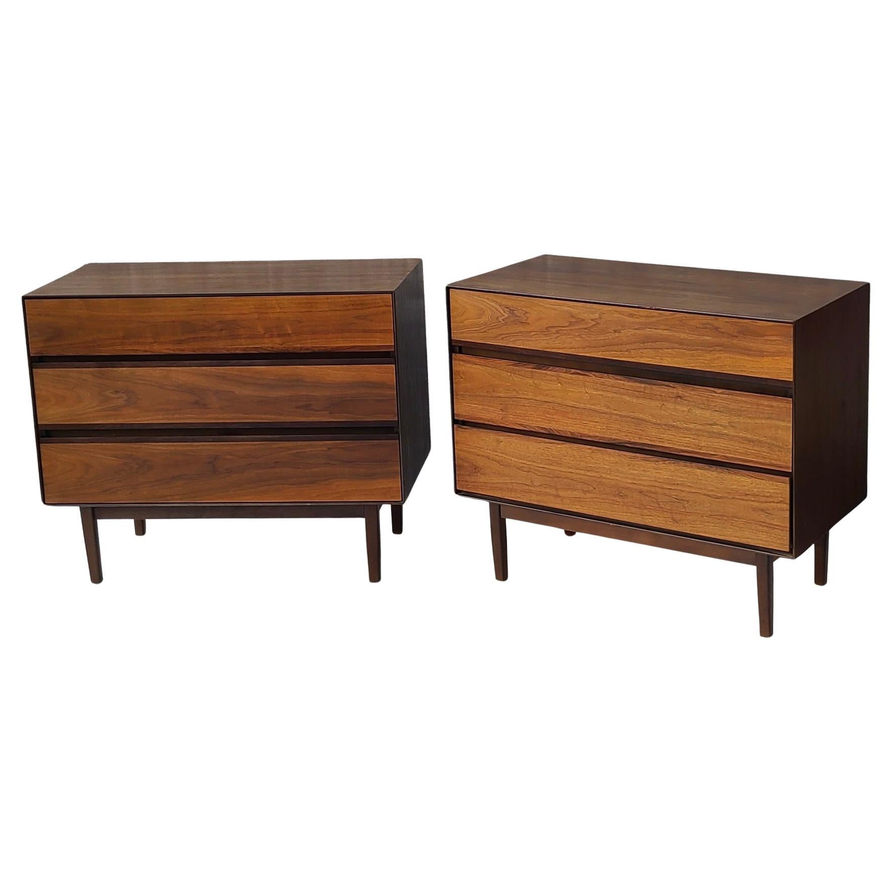 Pair Walnut and Rosewood 3 Drawer Chests by Stanley In Good Condition For Sale In Fraser, MI
