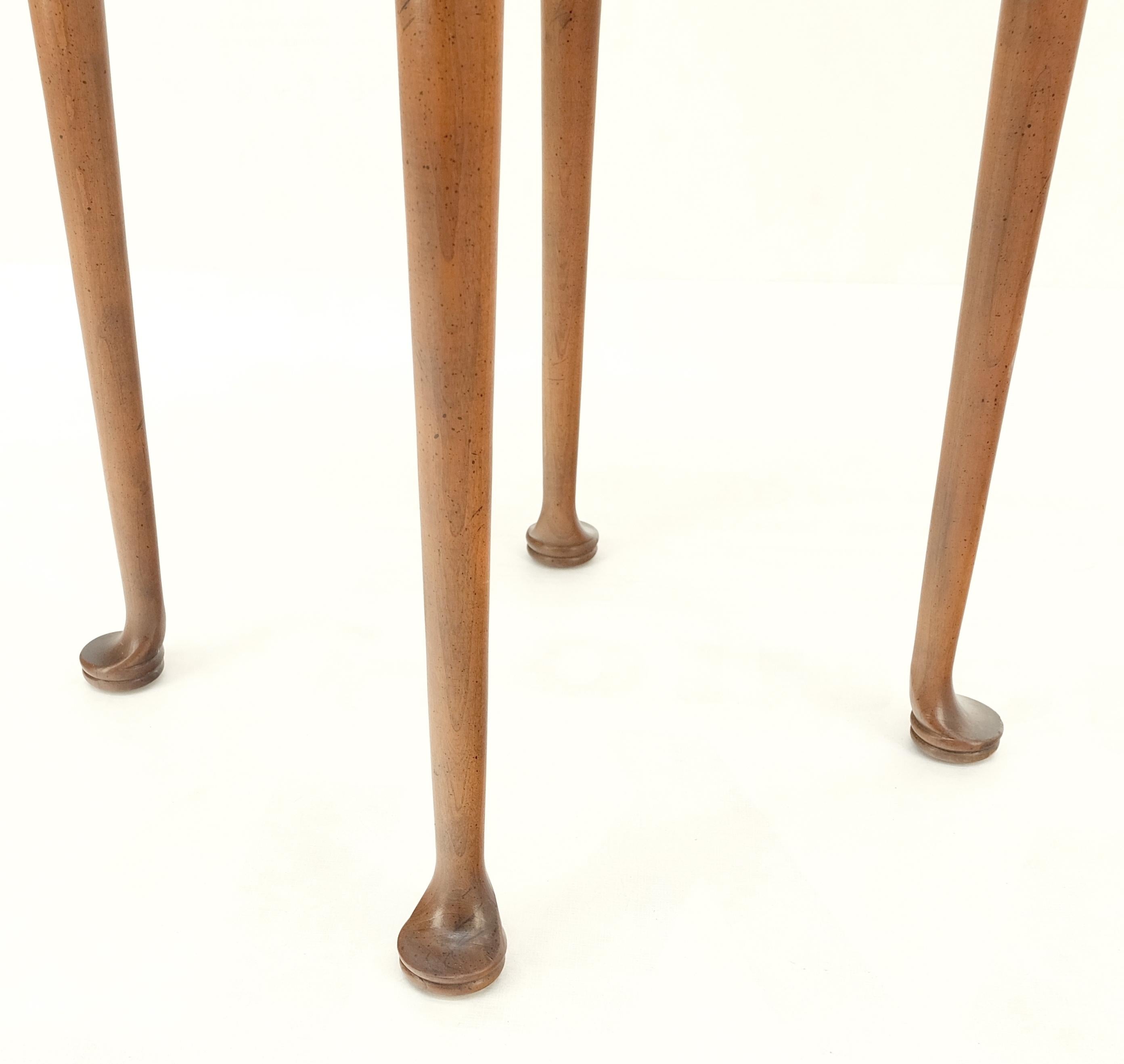 Paire de demi-lune Baker Demilune tables d'appoint rondes d'extrémité et table d'appoint MINT en vente 2