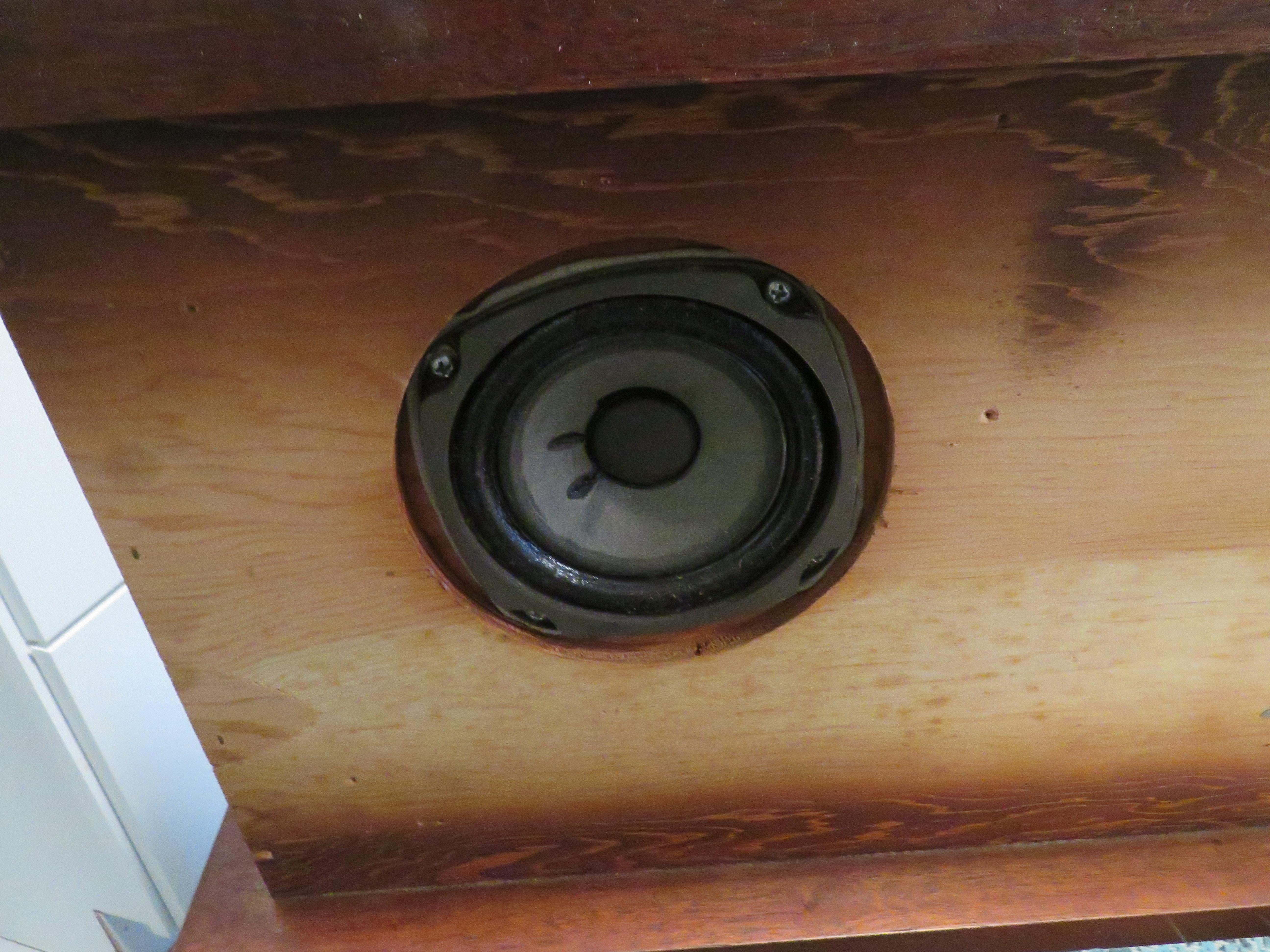 Paire d'enceintes Bose Equalizer en noyer Base Tulip d'Eero Saarinen en vente 7