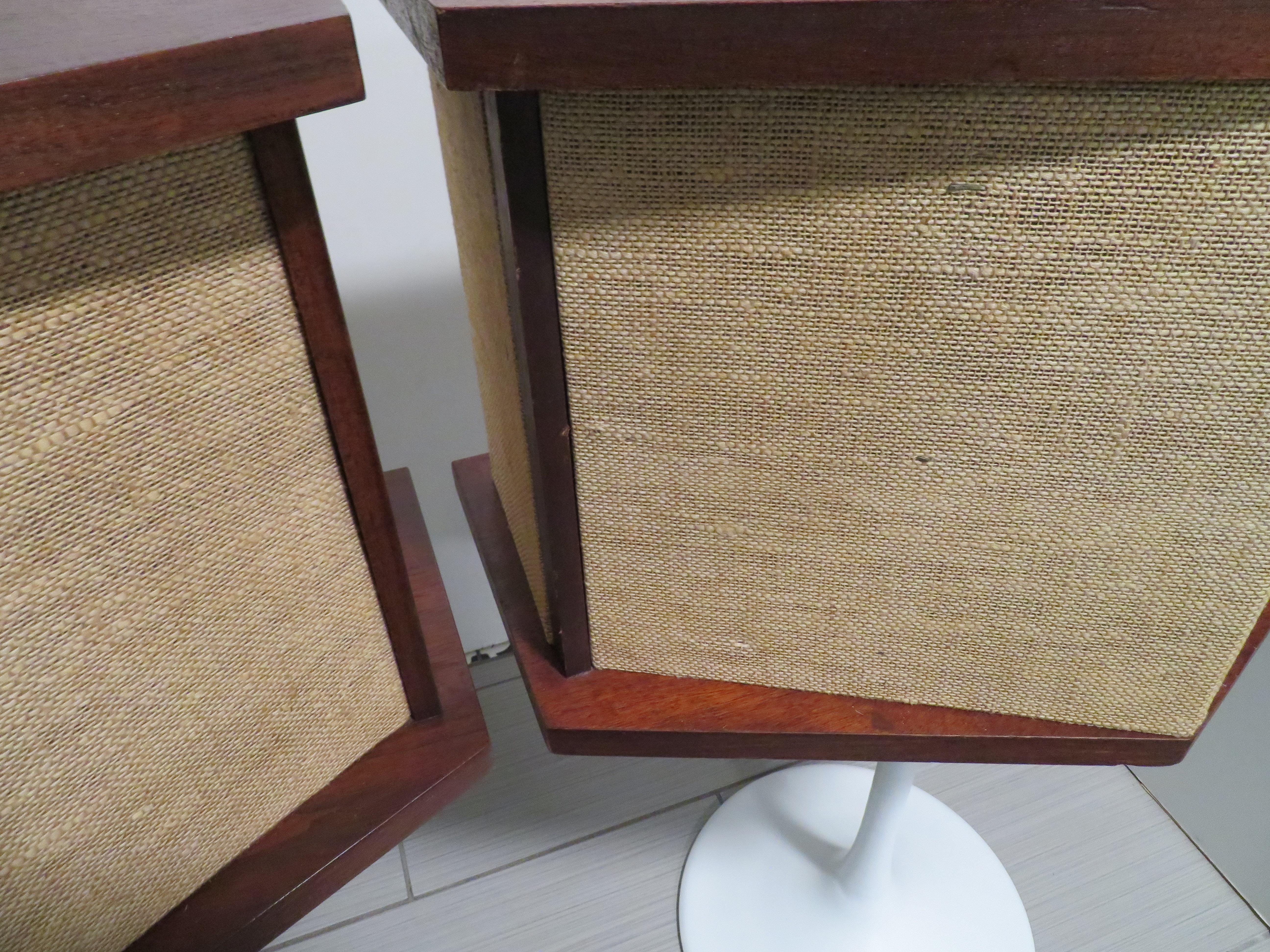 Pair of Walnut Bose Speakers Equalizer Tulip Base by Eero Saarinen In Good Condition For Sale In Pemberton, NJ