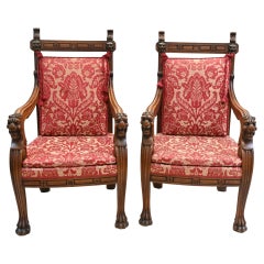 Paire de fauteuils français en noyer sculptés Fauteuil de ferme