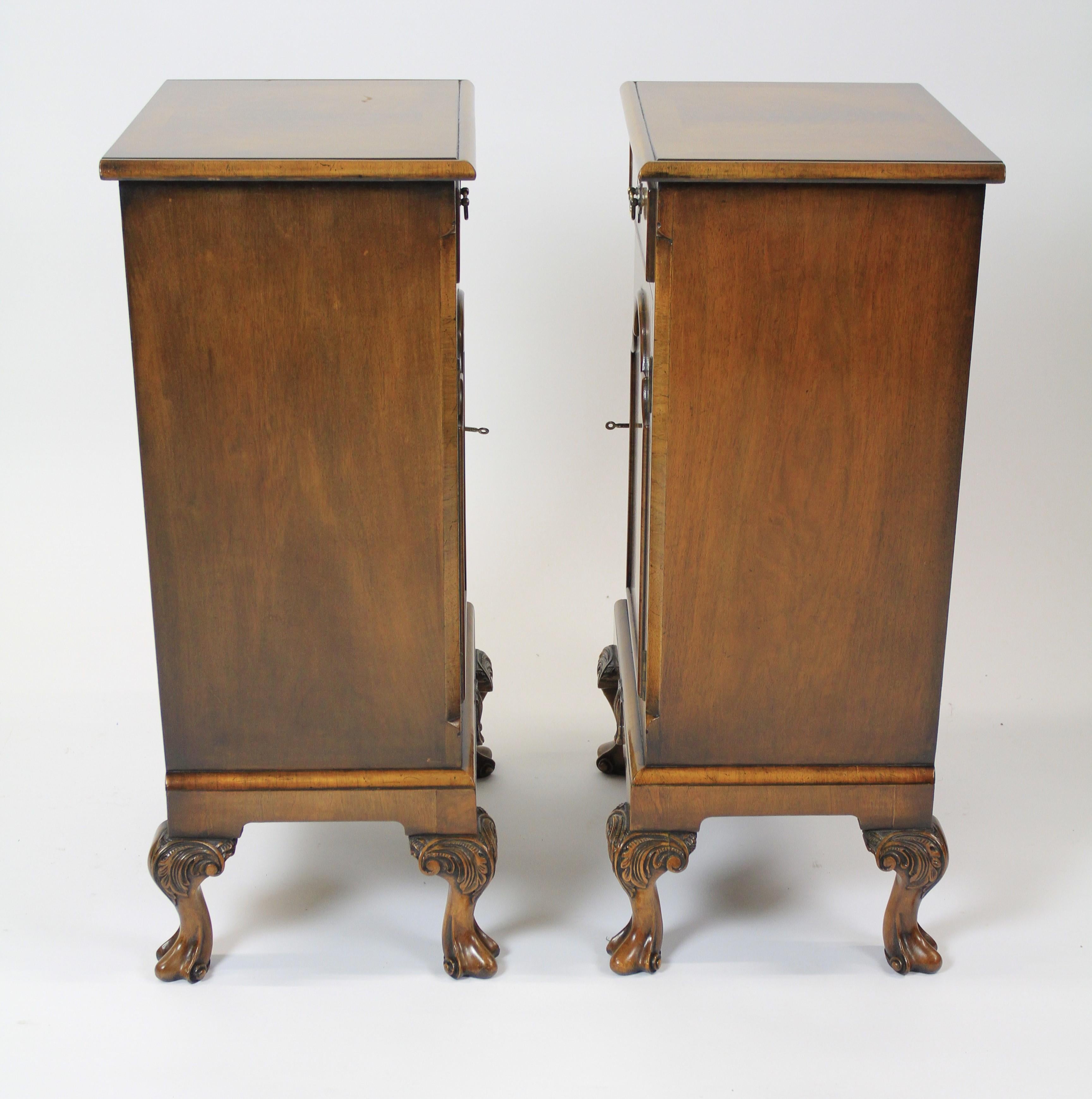 Pair Walnut Queen Anne style  Bedside Cupboards circa 1930s In Good Condition For Sale In Dereham, GB