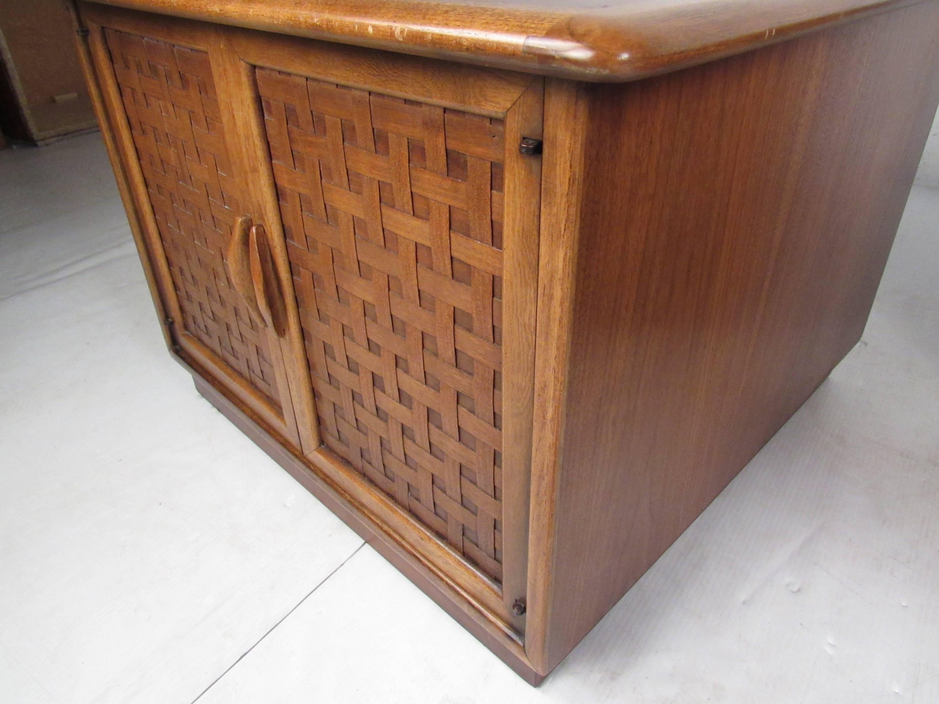Pair of Warren Church End Table Cabinets for Lane For Sale 5