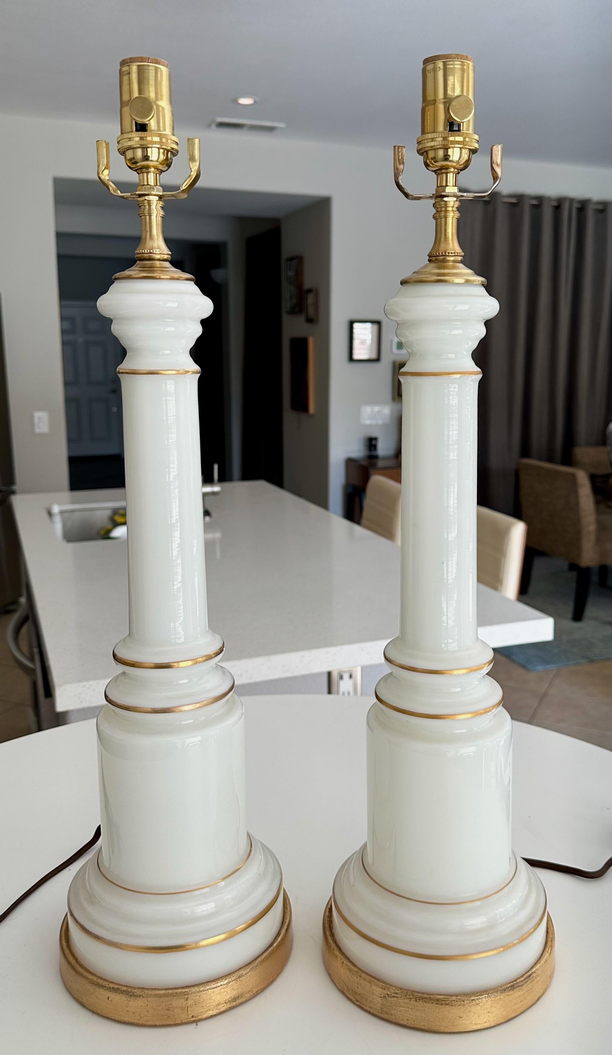 Pair Warren Kessler White Opaline Glass Mid-Century Table Lamps in vendita 12