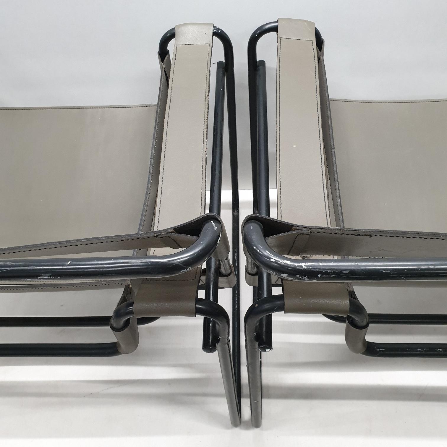 Pair of Wassily B3 Chairs with Rare Black Frame by Marcel Breuer for Gavina 3