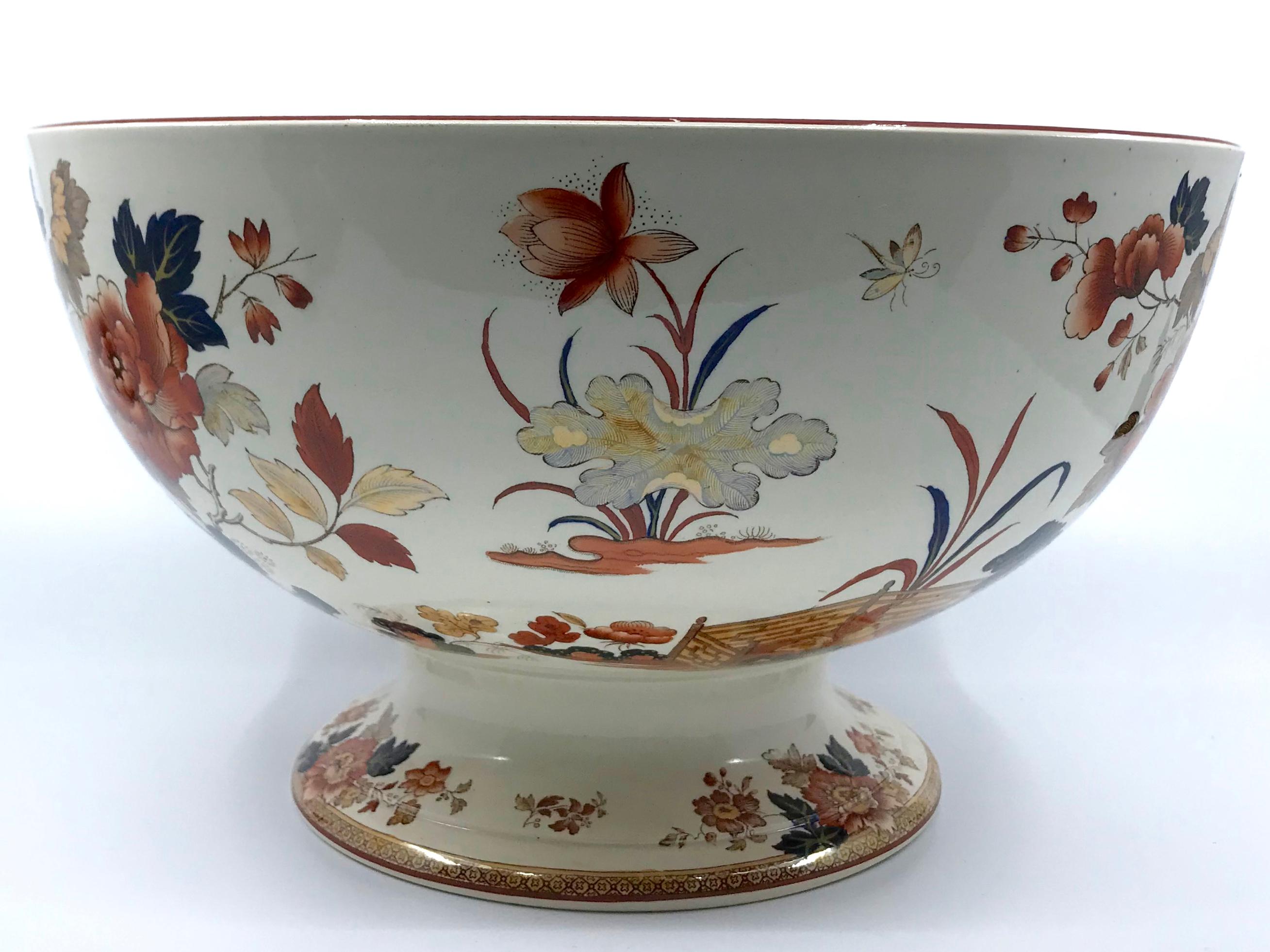 English Pair of Wedgwood Chinoiserie Bowls