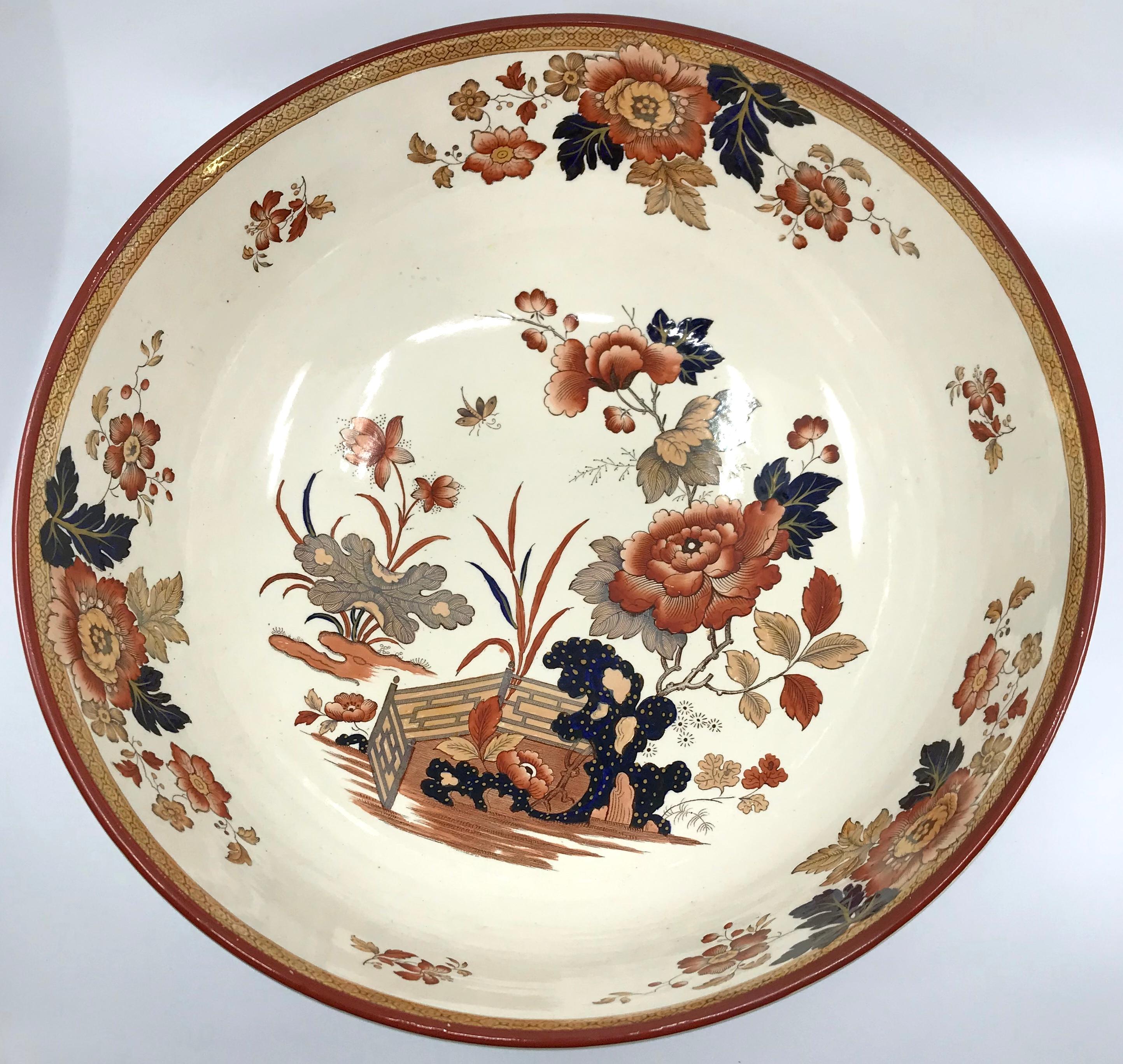 Pair of Wedgwood Chinoiserie Bowls In Good Condition In New York, NY