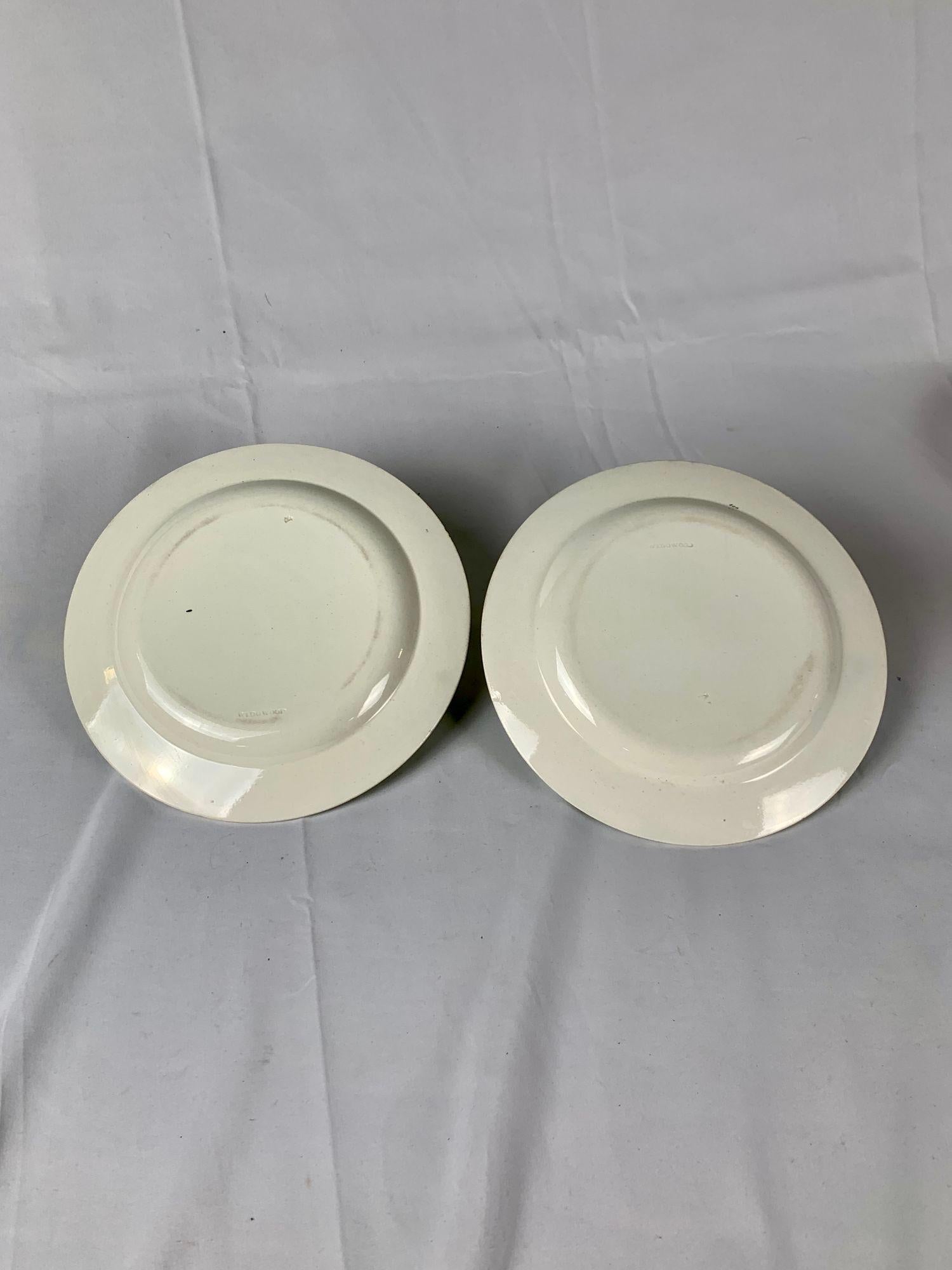 Pair Wedgwood Creamware Dishes Hand Painted England Circa 1810 In Excellent Condition For Sale In Katonah, NY