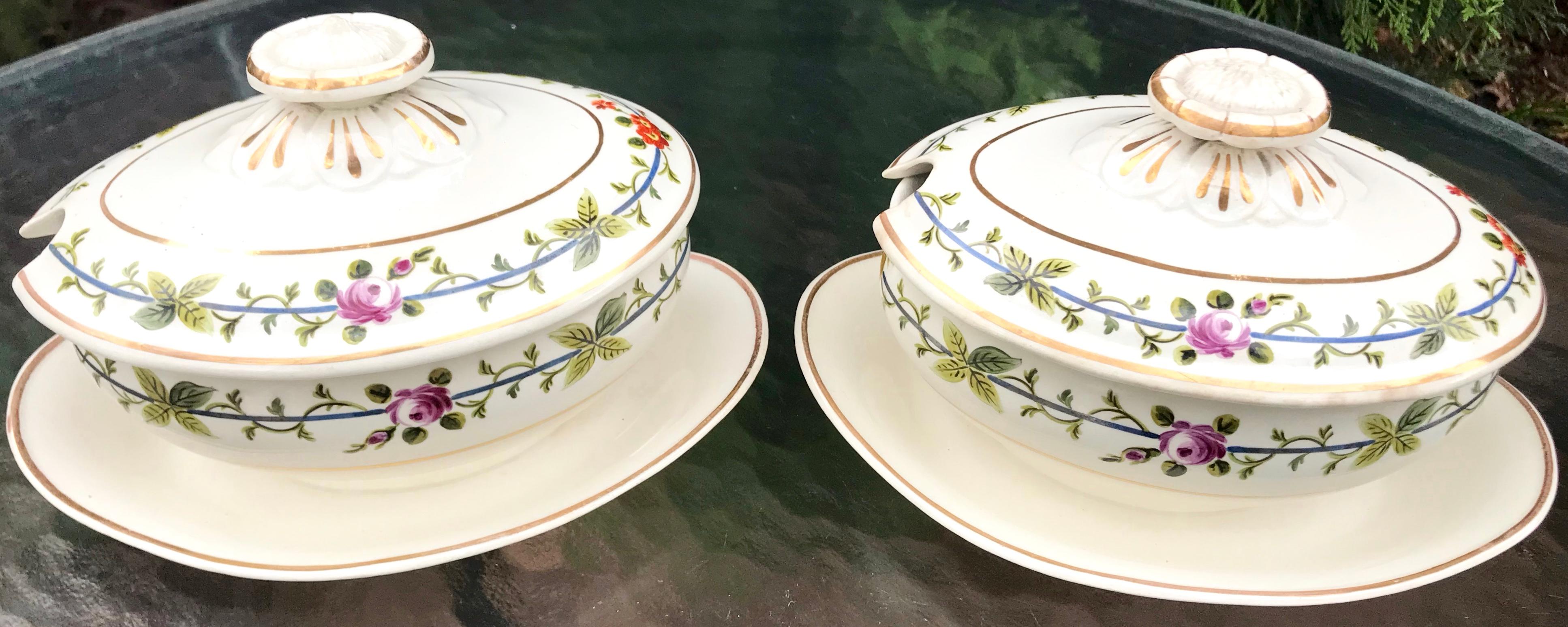 English Pair of Wedgwood Creamware Floral Banded Sauceboats For Sale