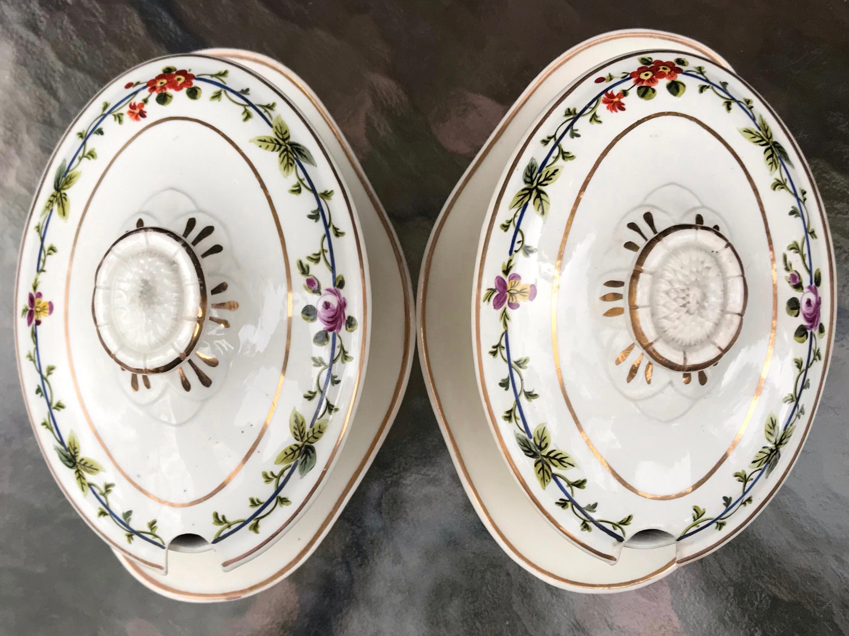 English Pair Wedgwood Creamware Floral Banded Sauceboats For Sale