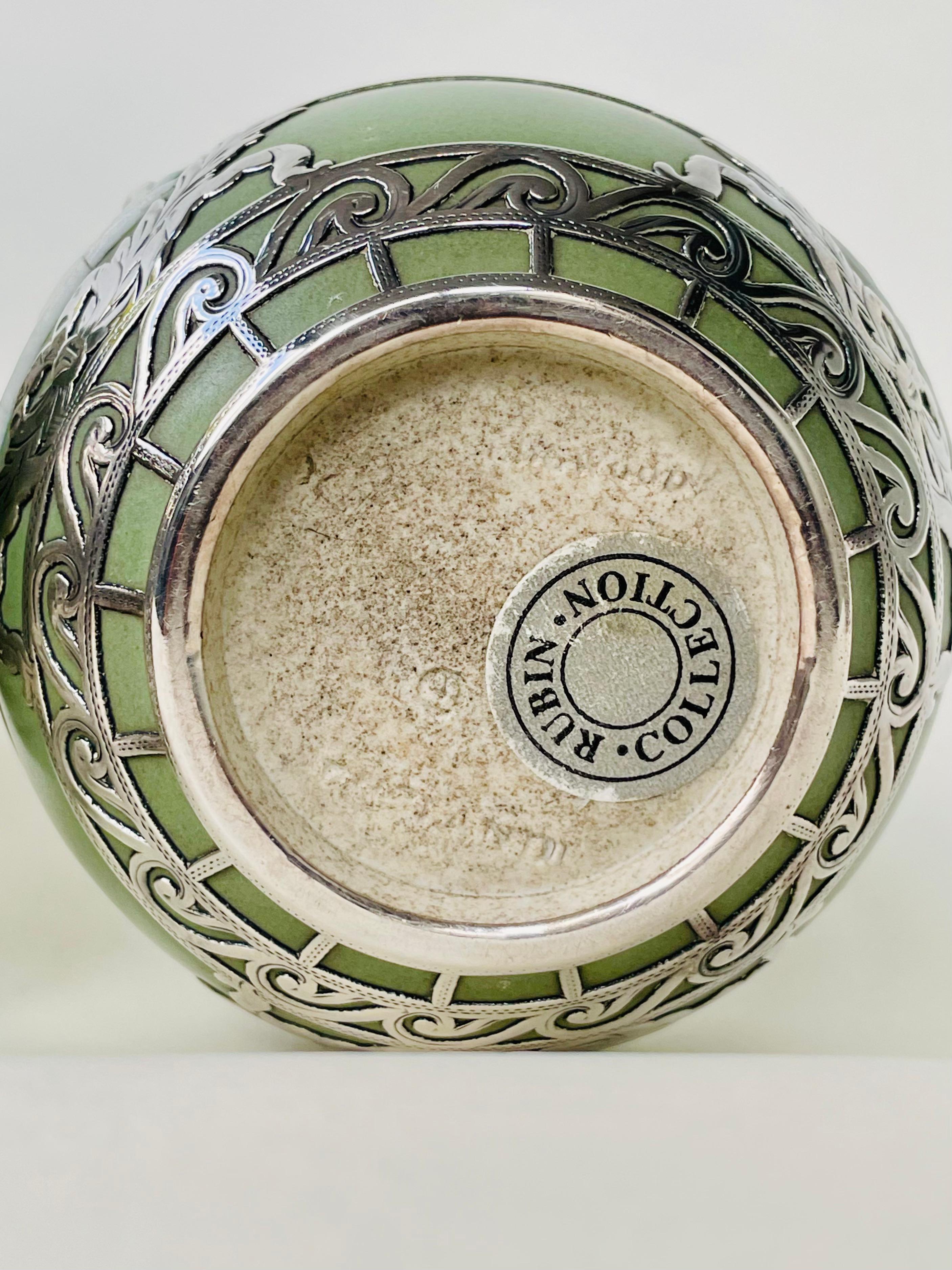 Coppia di vasi a bocciolo estetici Wedgwood Green Jasper Dip Stoneware Silver Overlay in vendita 4