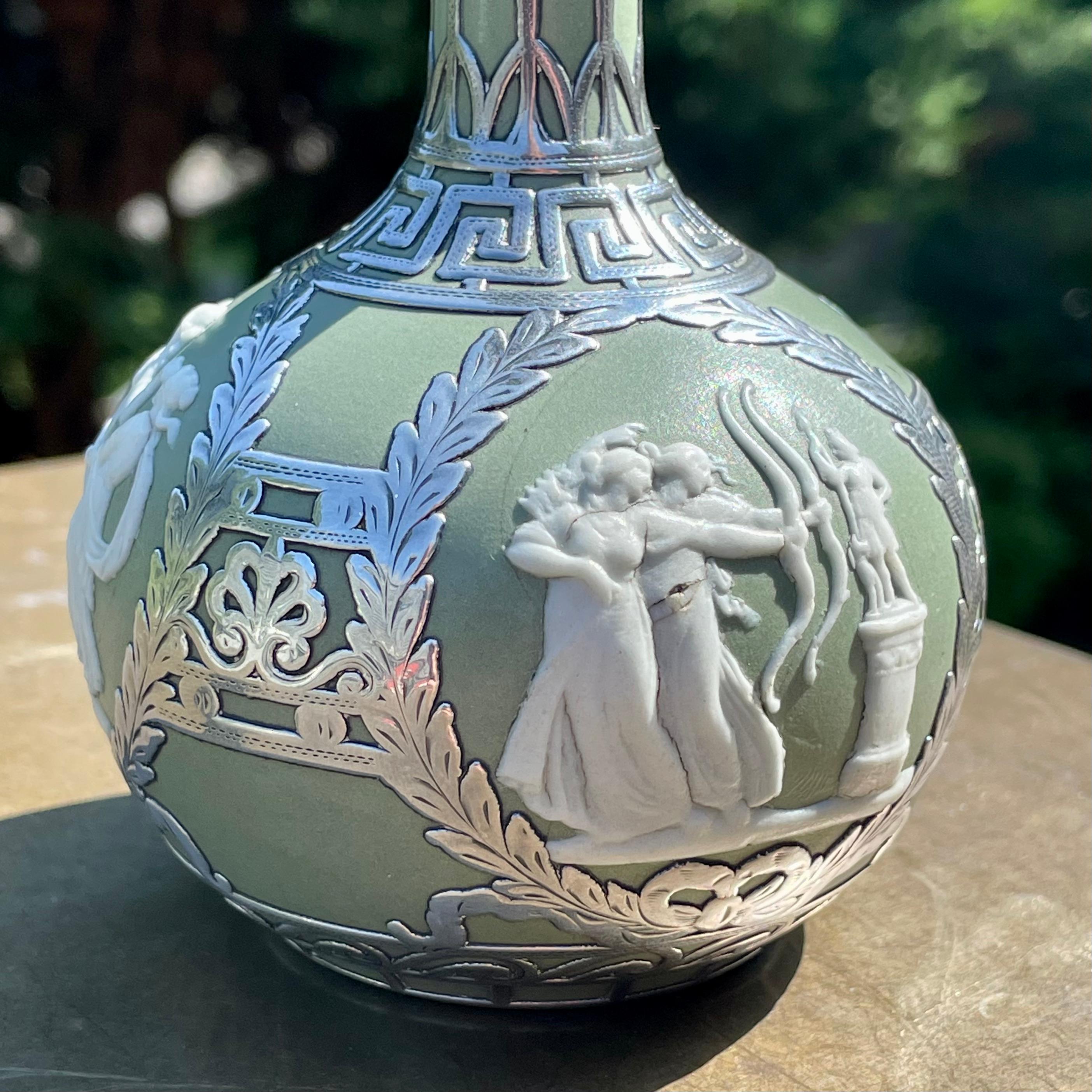 Coppia di vasi a bocciolo estetici Wedgwood Green Jasper Dip Stoneware Silver Overlay in vendita 6