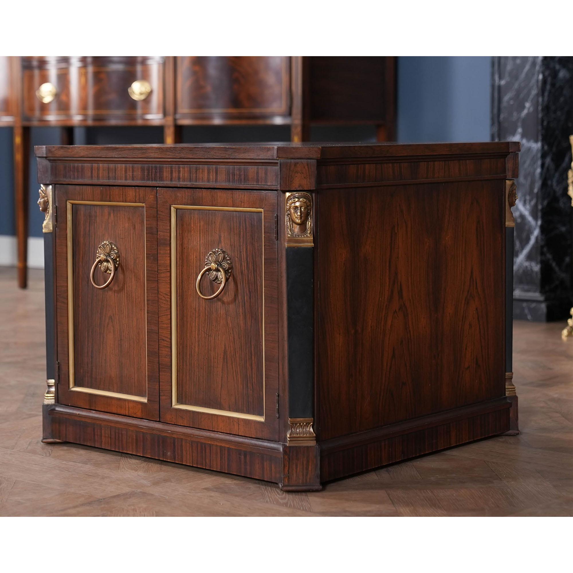 Nord-américain Paire de tables d'appoint Weiman en vente