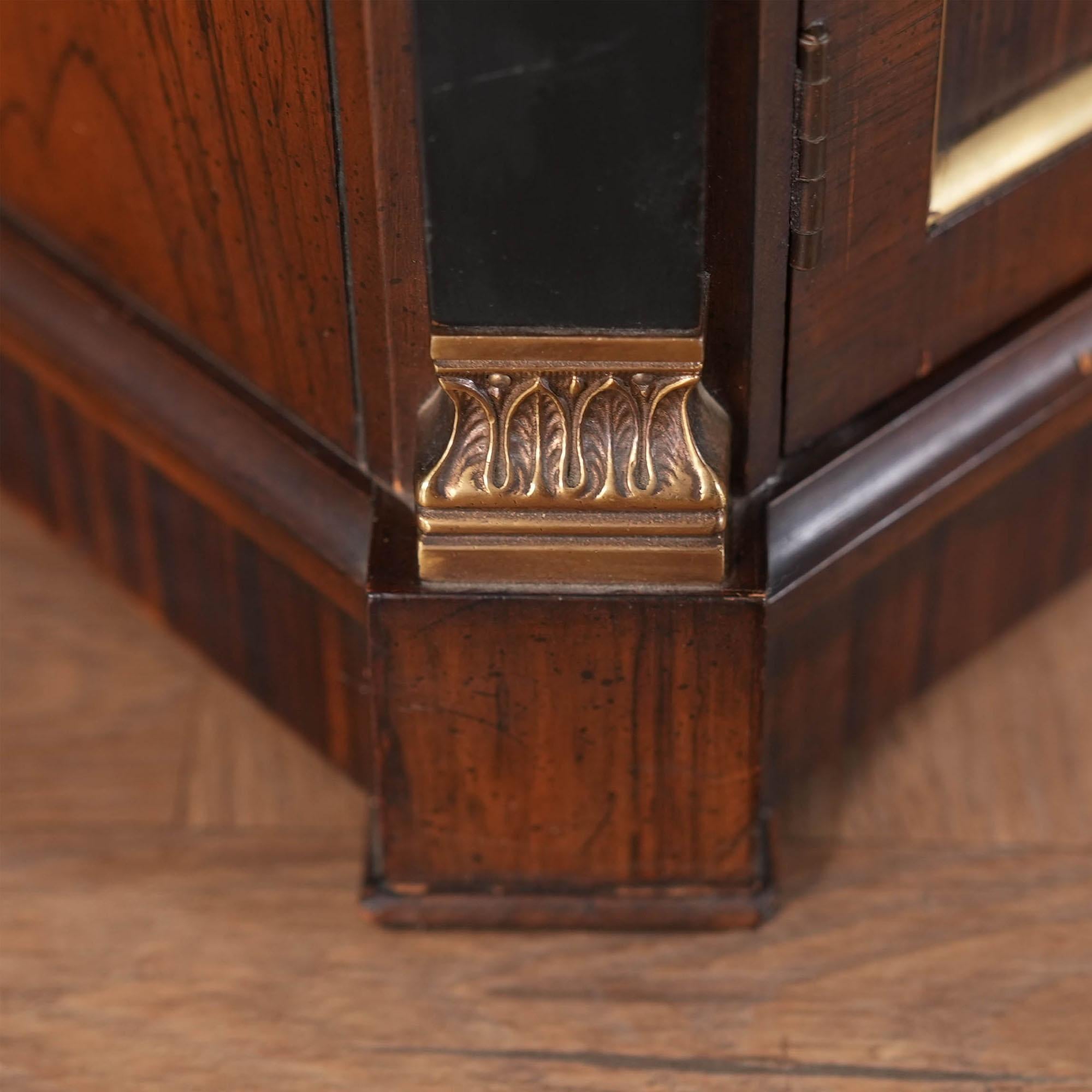 Paire de tables d'appoint Weiman Bon état - En vente à Annville, PA