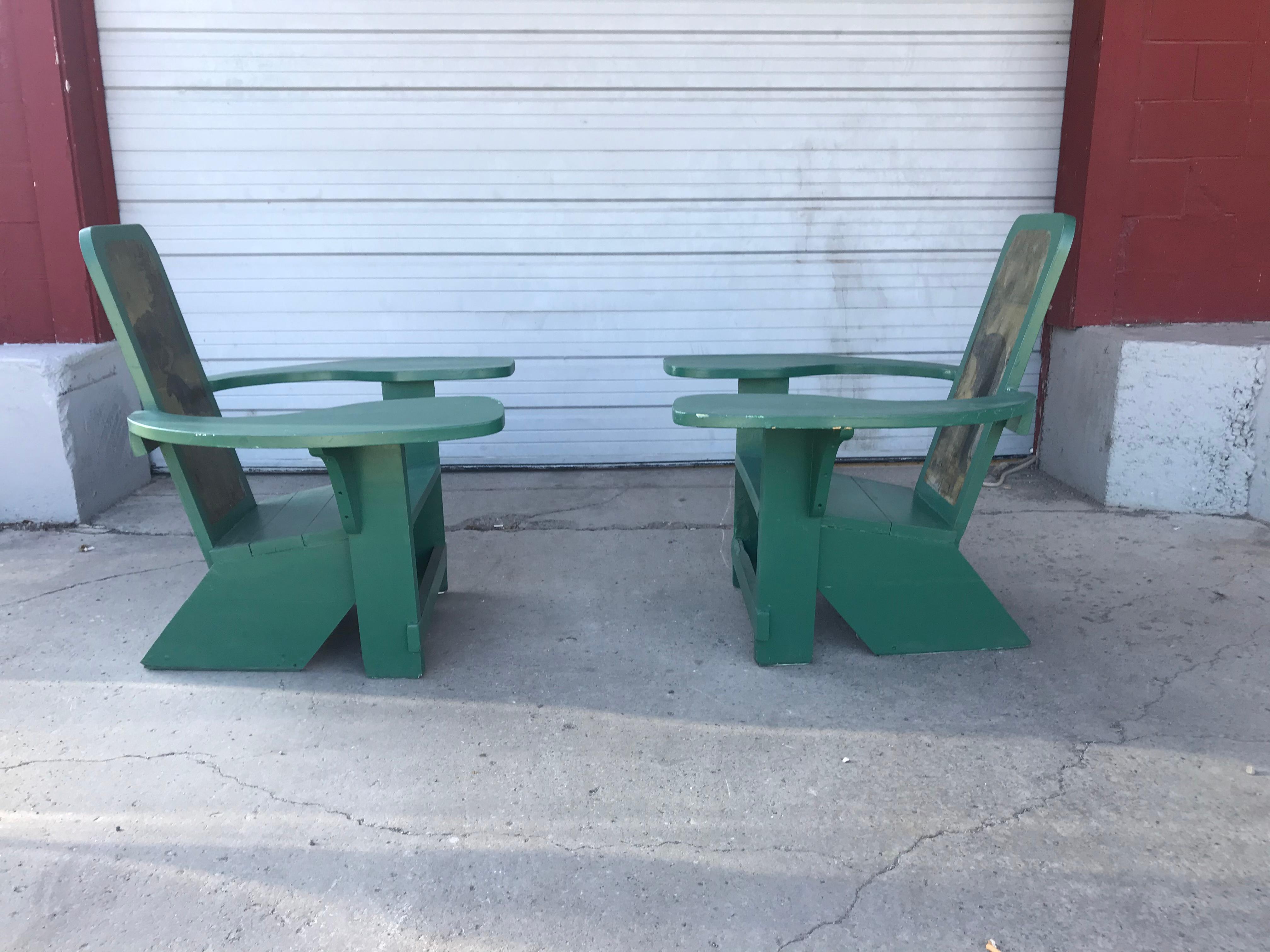 Adirondack Paire de chaises de pont de style Westport, dossiers peints à la main, bras exagérés en vente