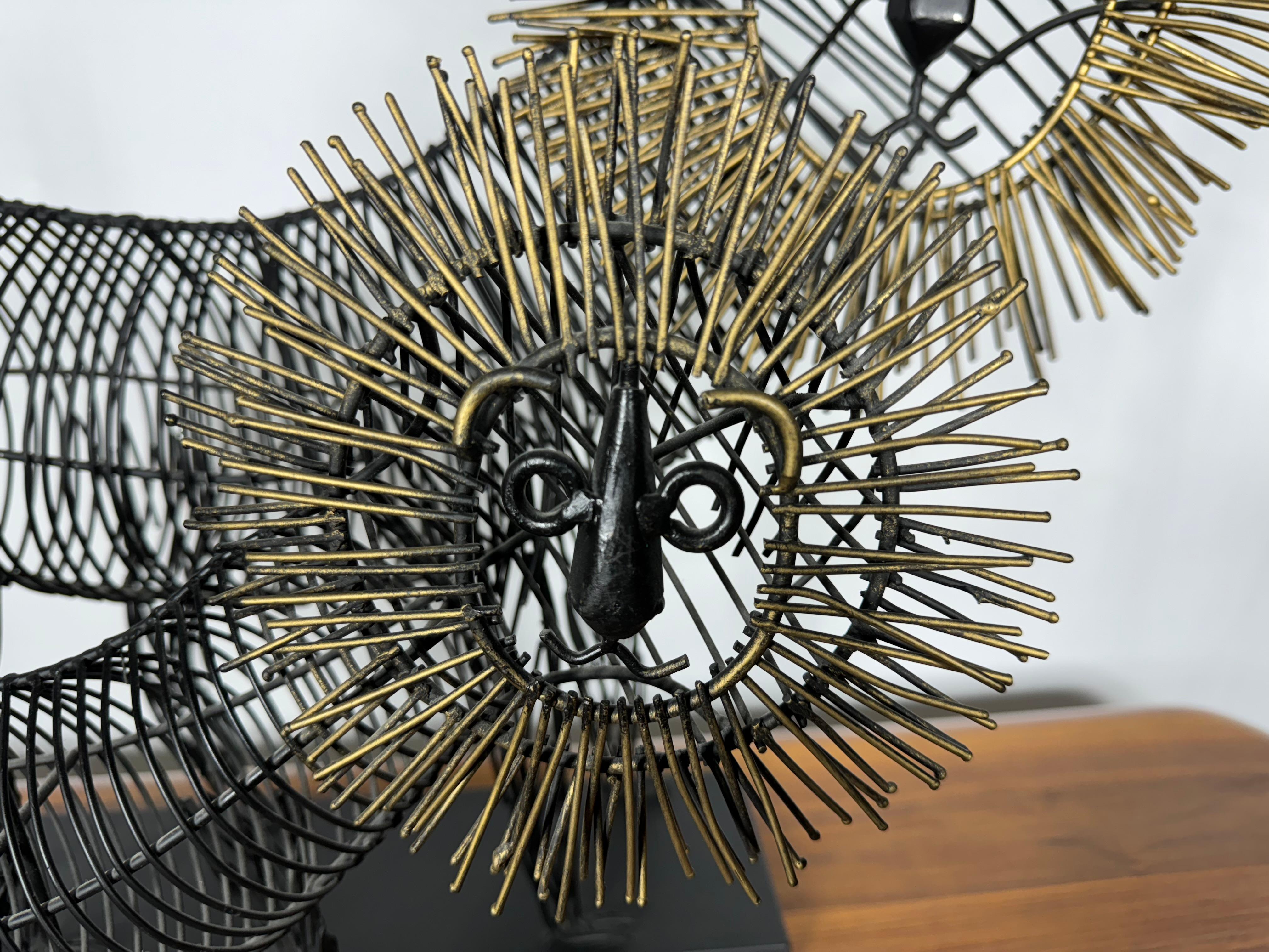 Fatto a mano Coppia stravagante  Leoni a filo di Curtis Jere, design moderno e classico. in vendita