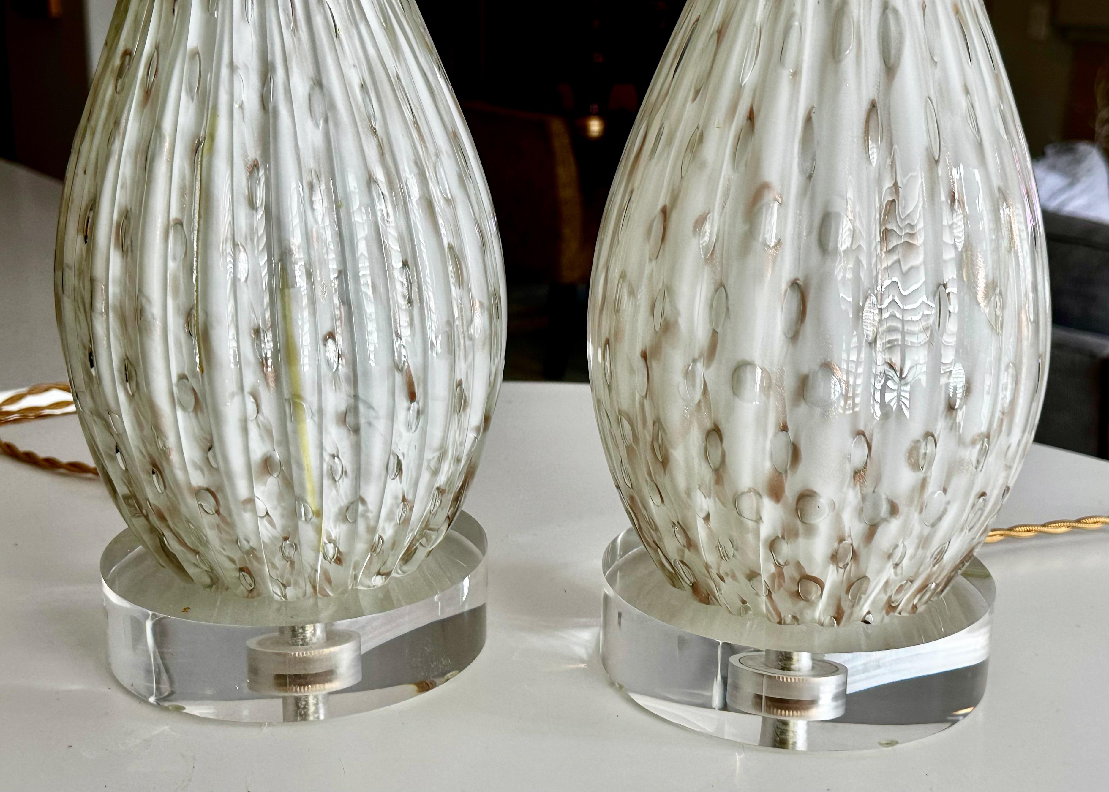 Pair White Copper Bubbles Aventurine Murano Glass Lamps For Sale 7