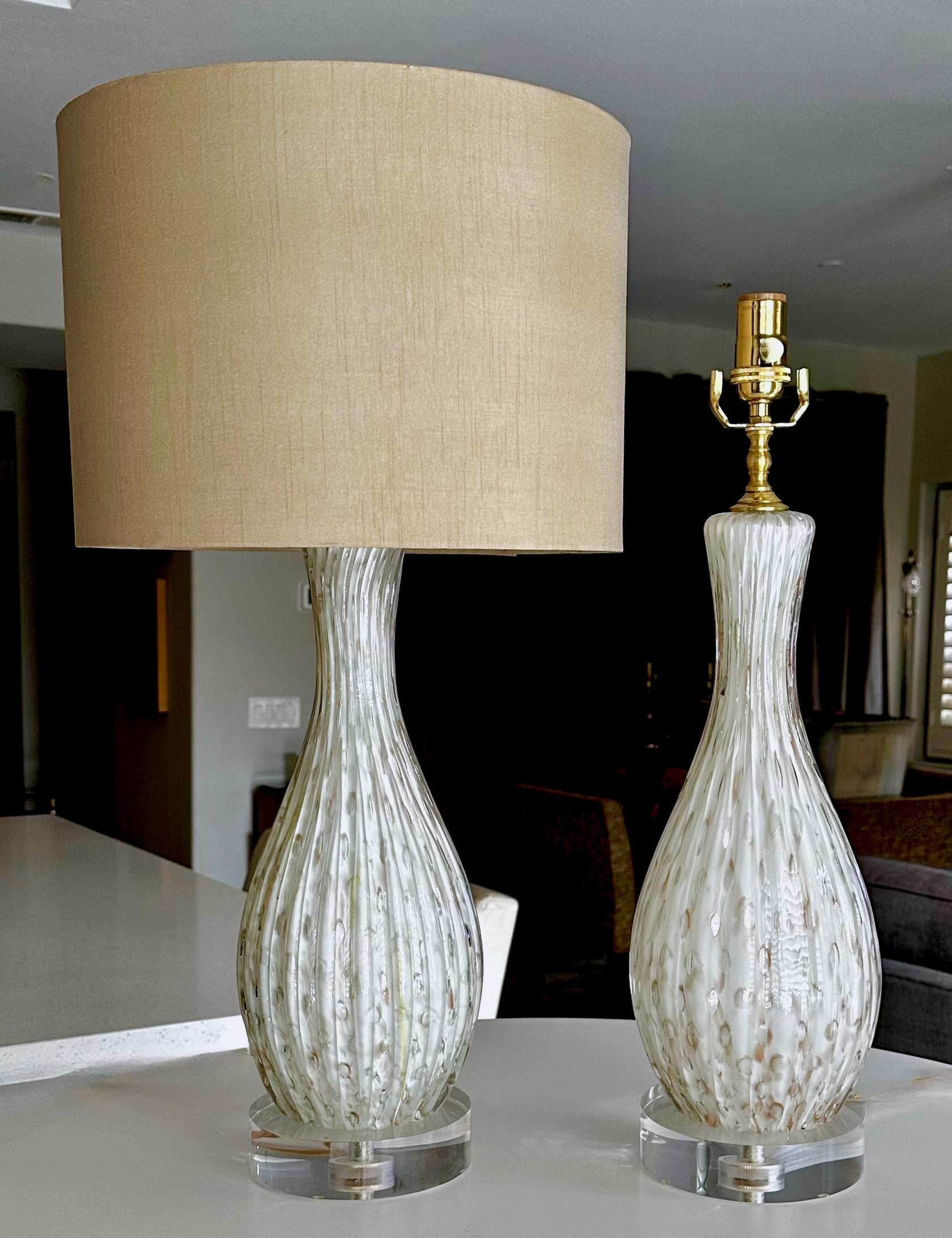 Pair White Copper Bubbles Aventurine Murano Glass Lamps For Sale 11