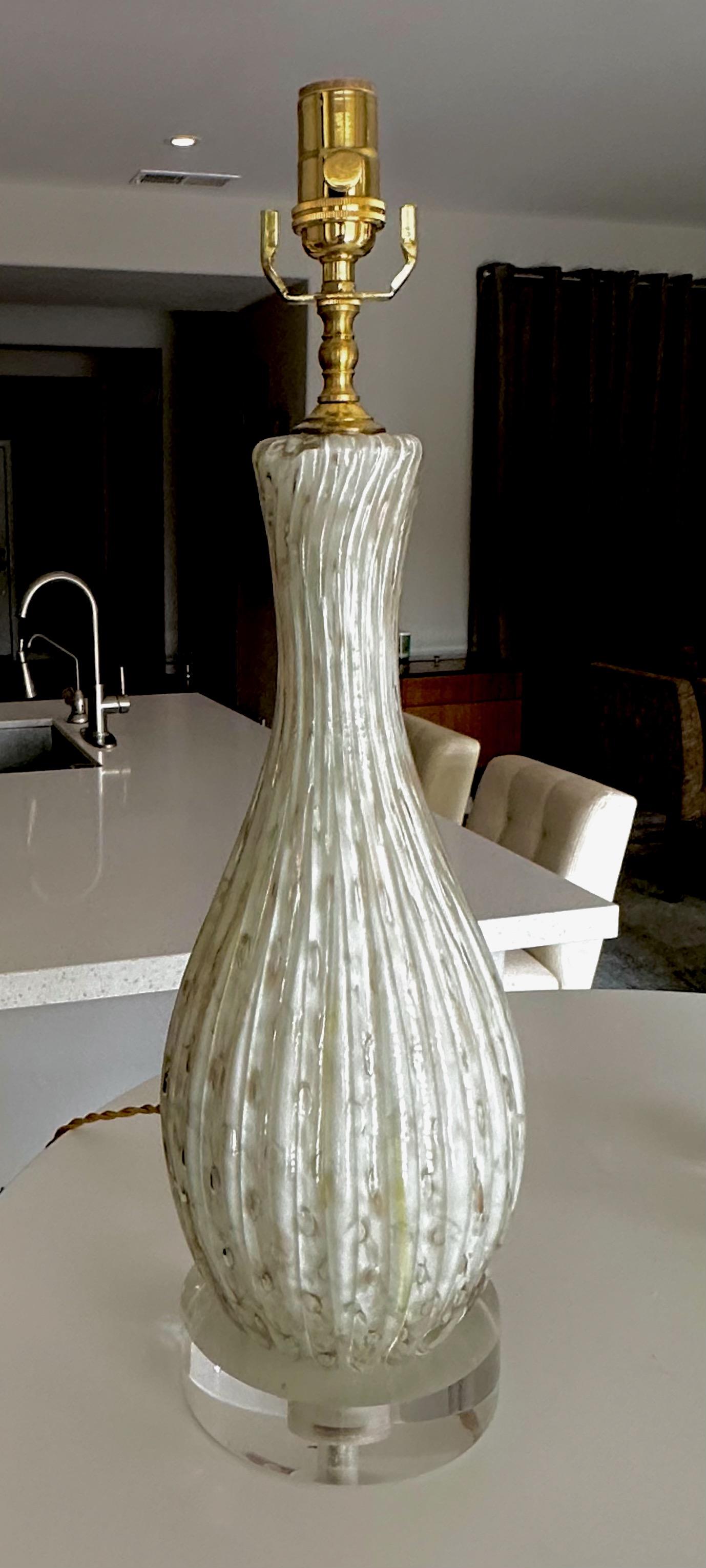 Mid-20th Century Pair White Copper Bubbles Aventurine Murano Glass Lamps For Sale