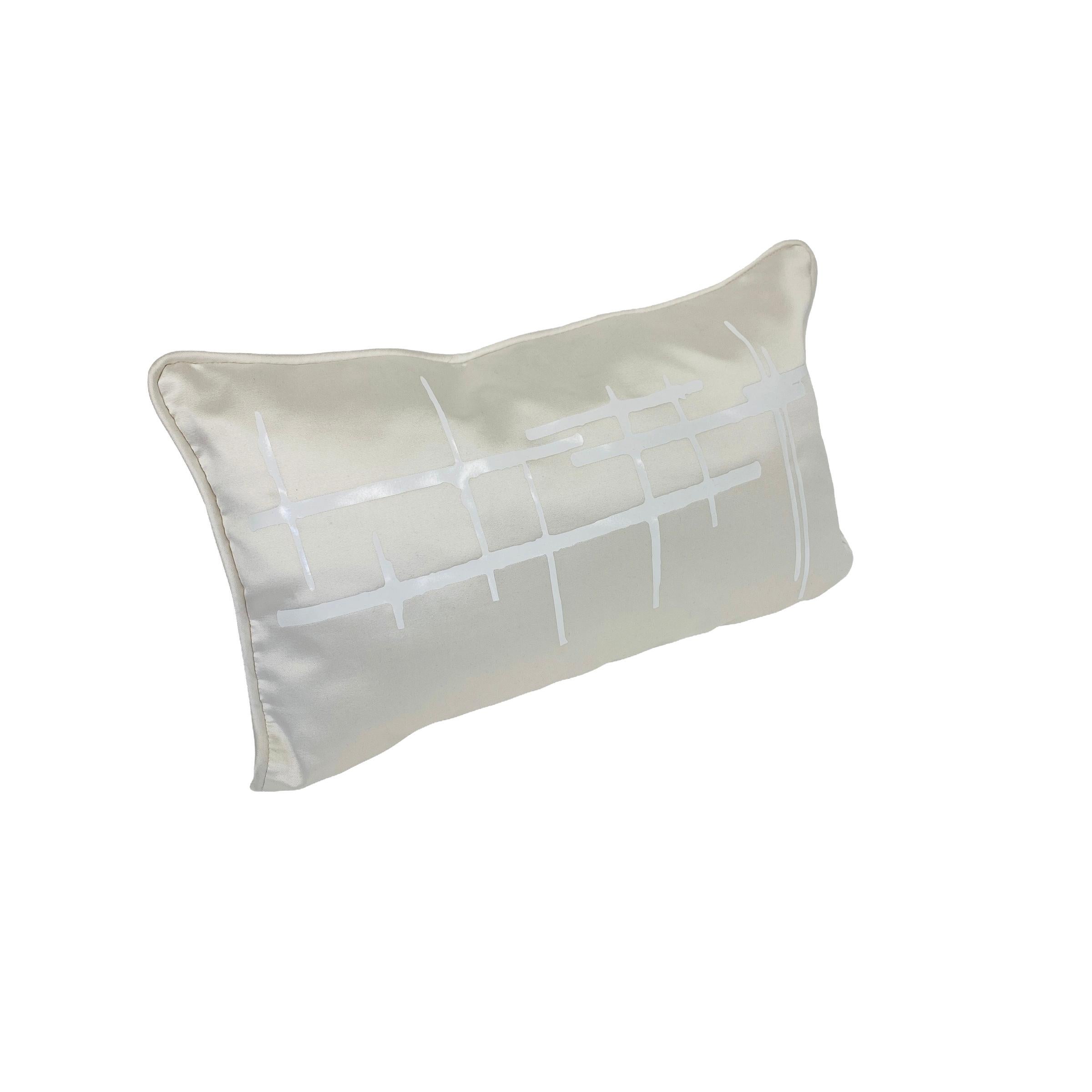 North American Pair of White Criss Cross Off- White Silk Wool Throw Pillows For Sale