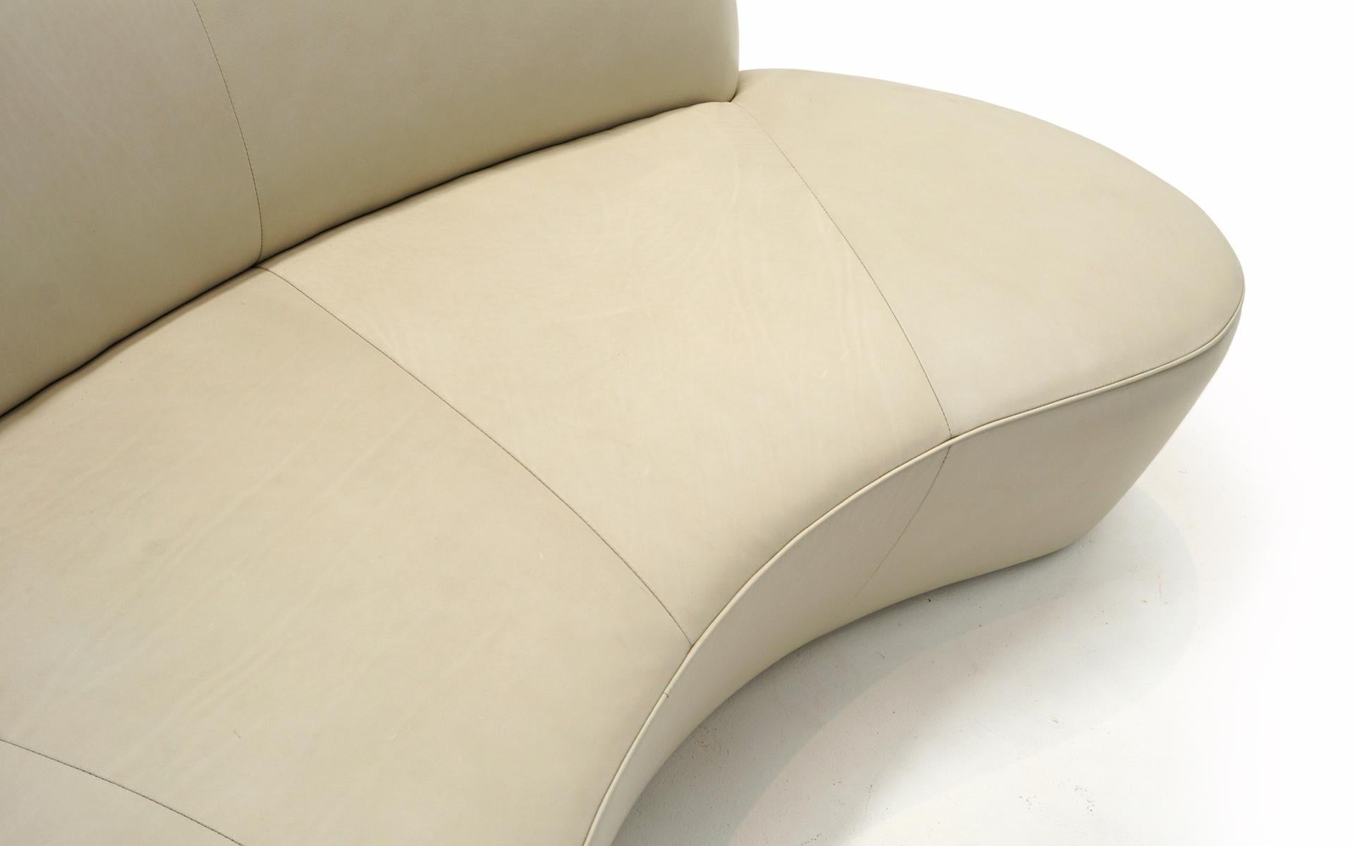 Pair White / Ivory Curved Leather Zoe Cloud Sofas by Vladimir Kagan, Signed For Sale 6