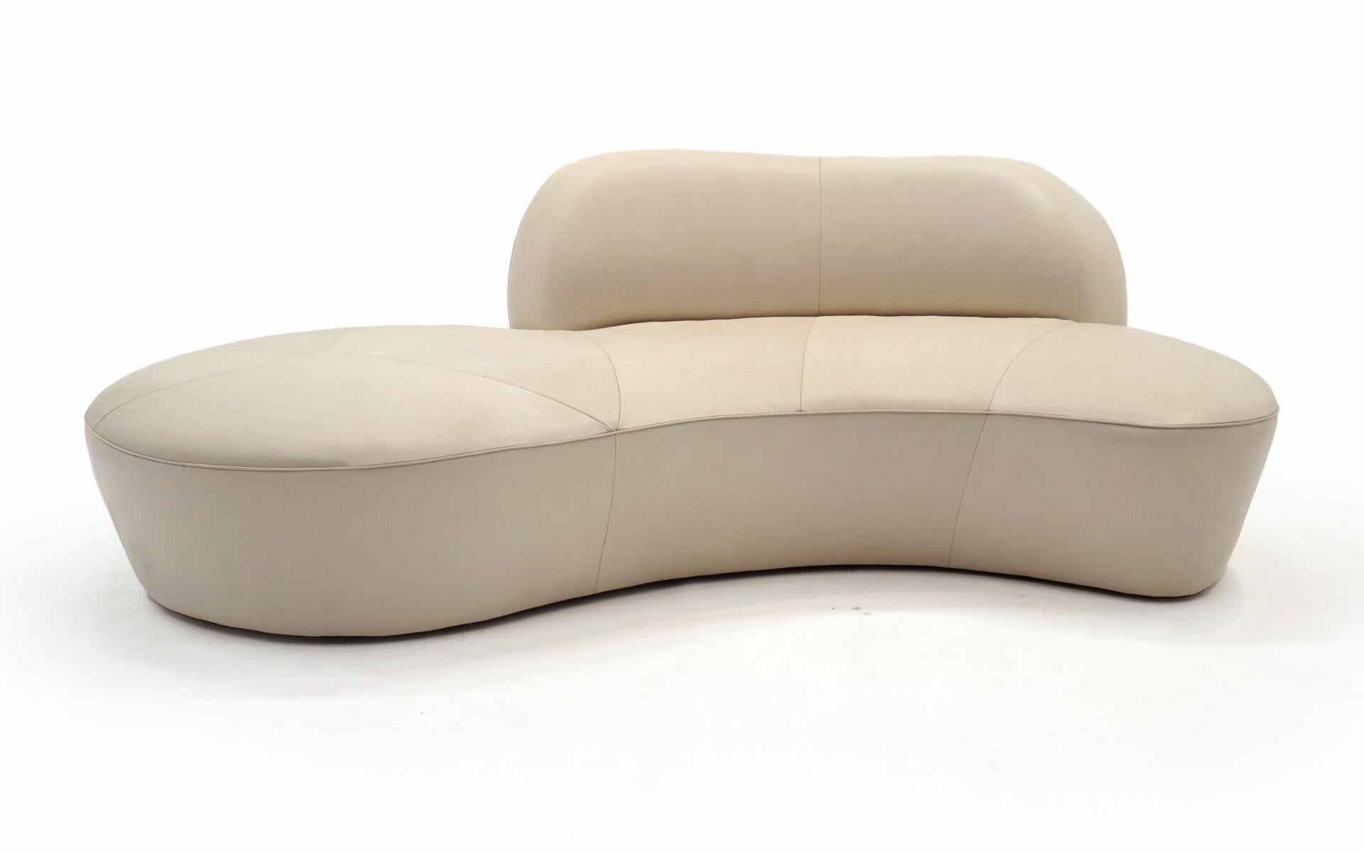 Pair White / Ivory Curved Leather Zoe Cloud Sofas by Vladimir Kagan, Signed For Sale 3