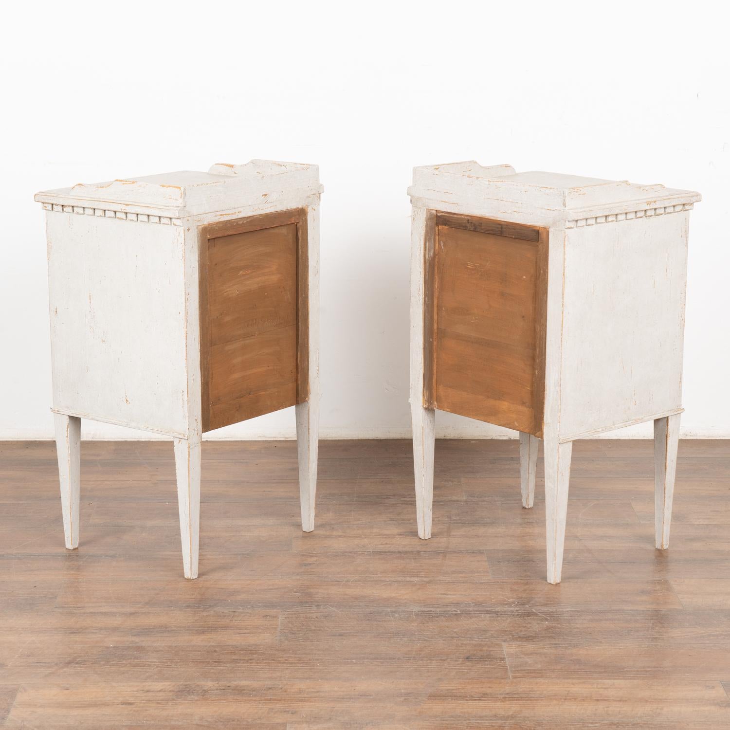 Pair, White painted Gustavian Nightstands Side Tables, Sweden circa 1880-90 For Sale 4