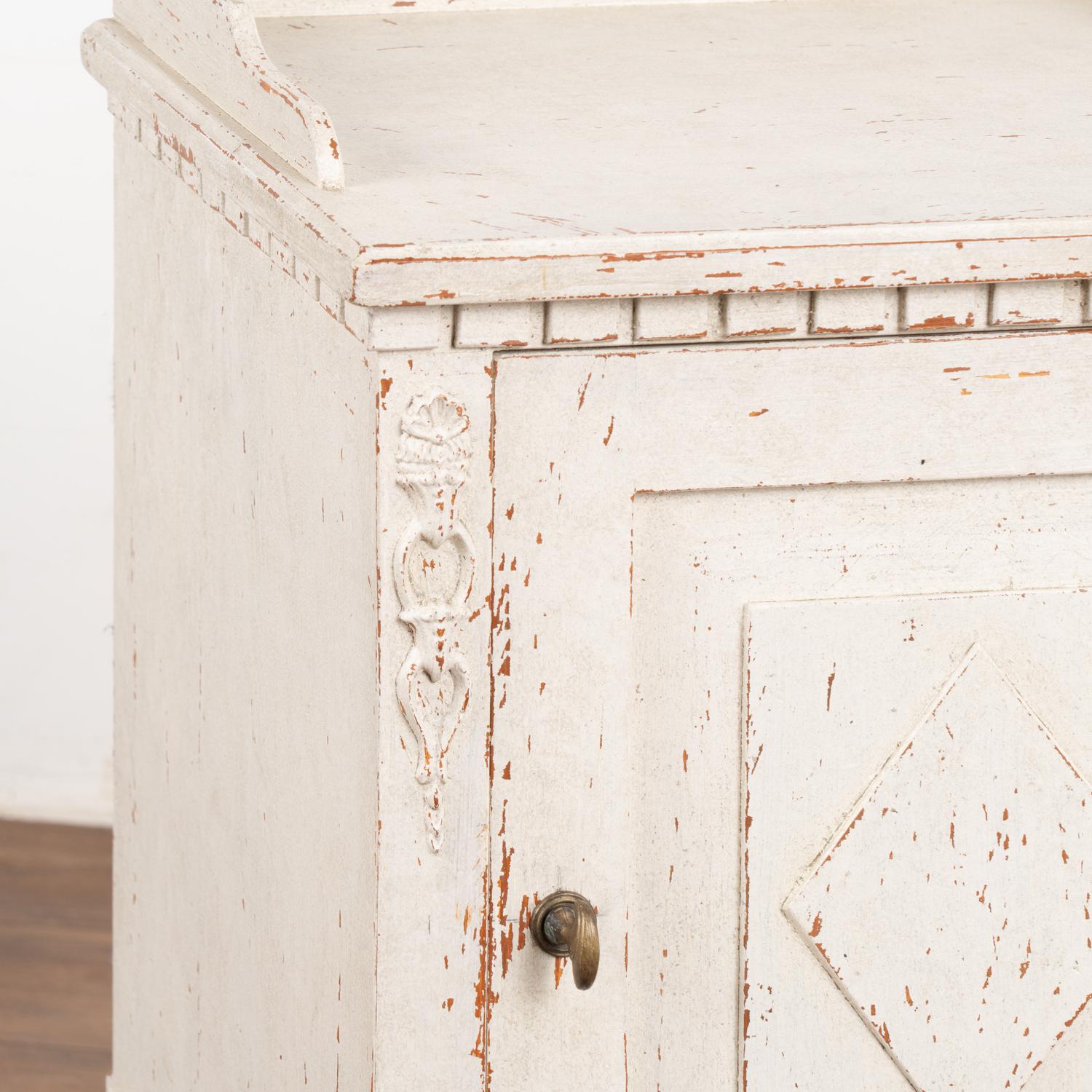 Pair, White Painted Gustavian Nightstands, Sweden circa 1880 For Sale 1