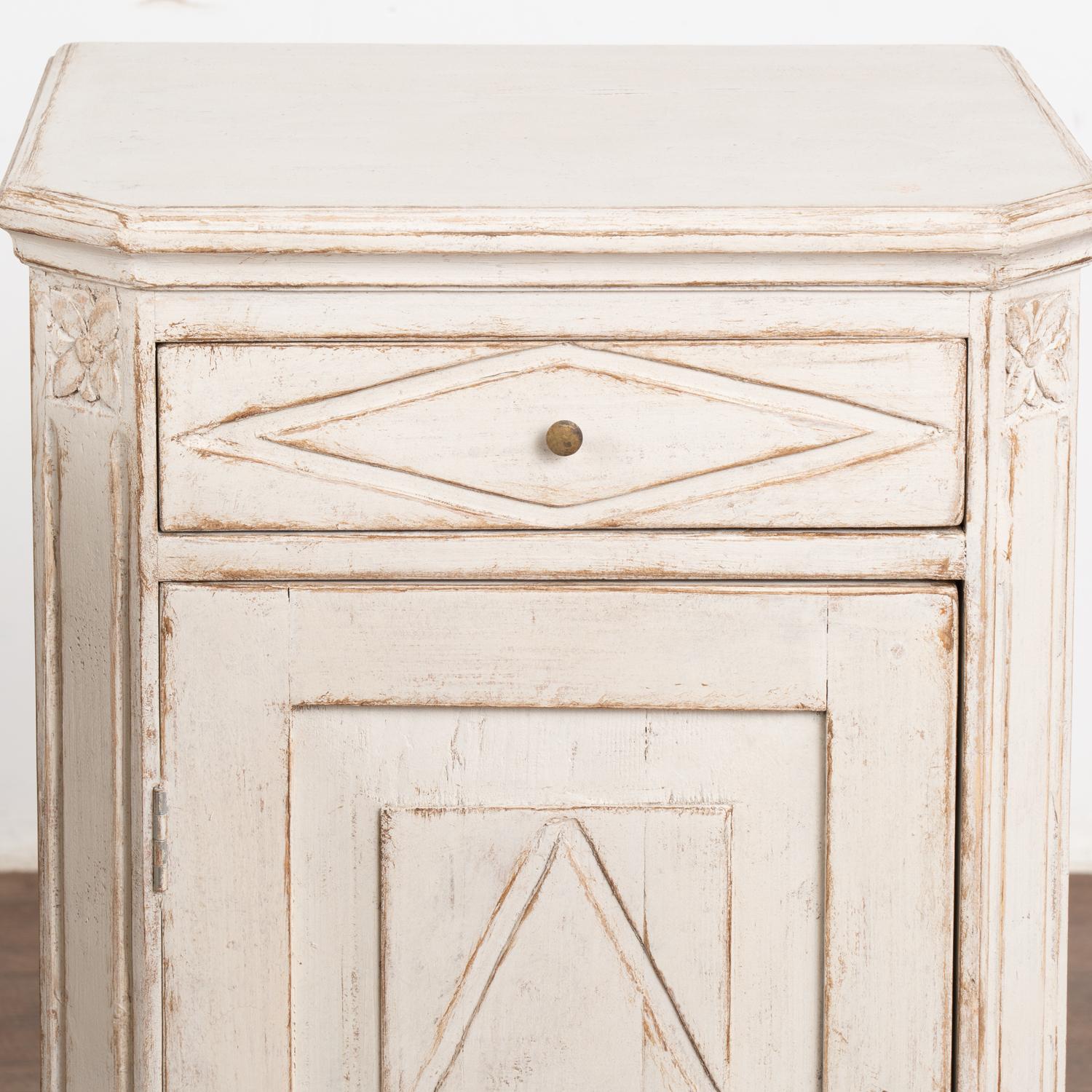Pair, White Painted Nightstands Small Cabinets, Sweden circa 1900's For Sale 1