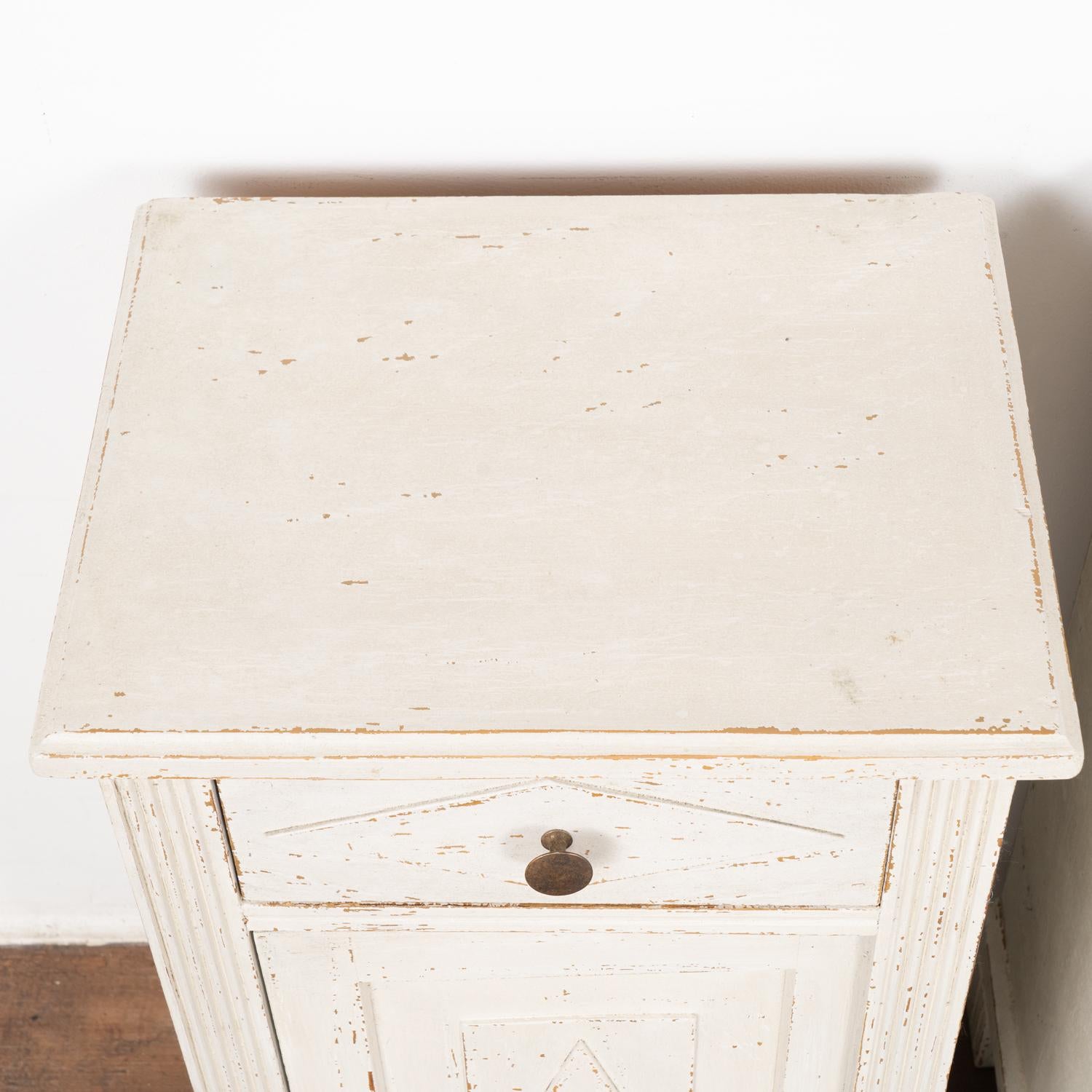 19th Century Pair, White Painted Swedish Small Nightstands, circa 1880 For Sale