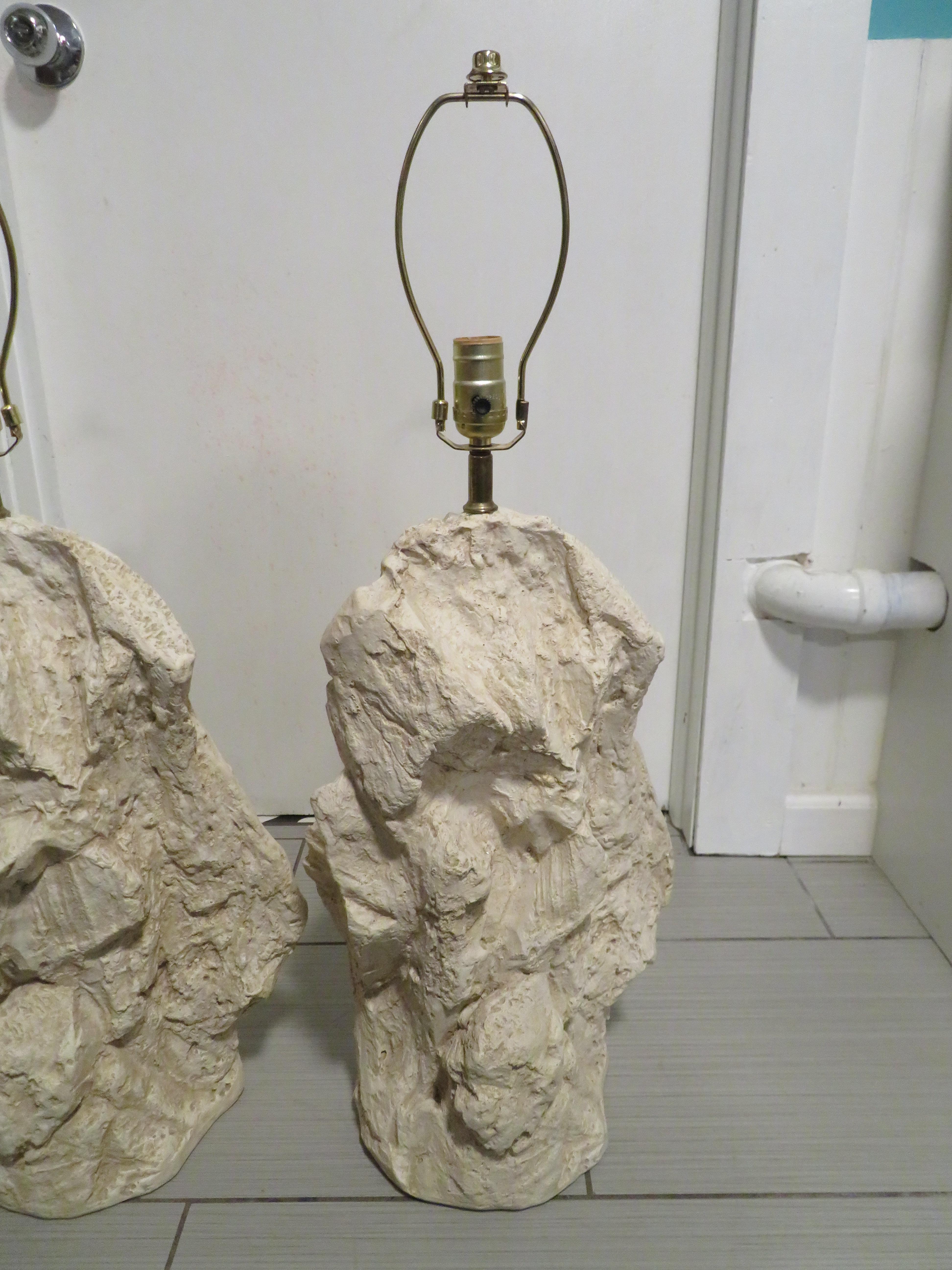 Mid-Century Modern Pair White Plaster Table Lamps, Modern Quarry-Rock Design, Attributed to Sirmos For Sale