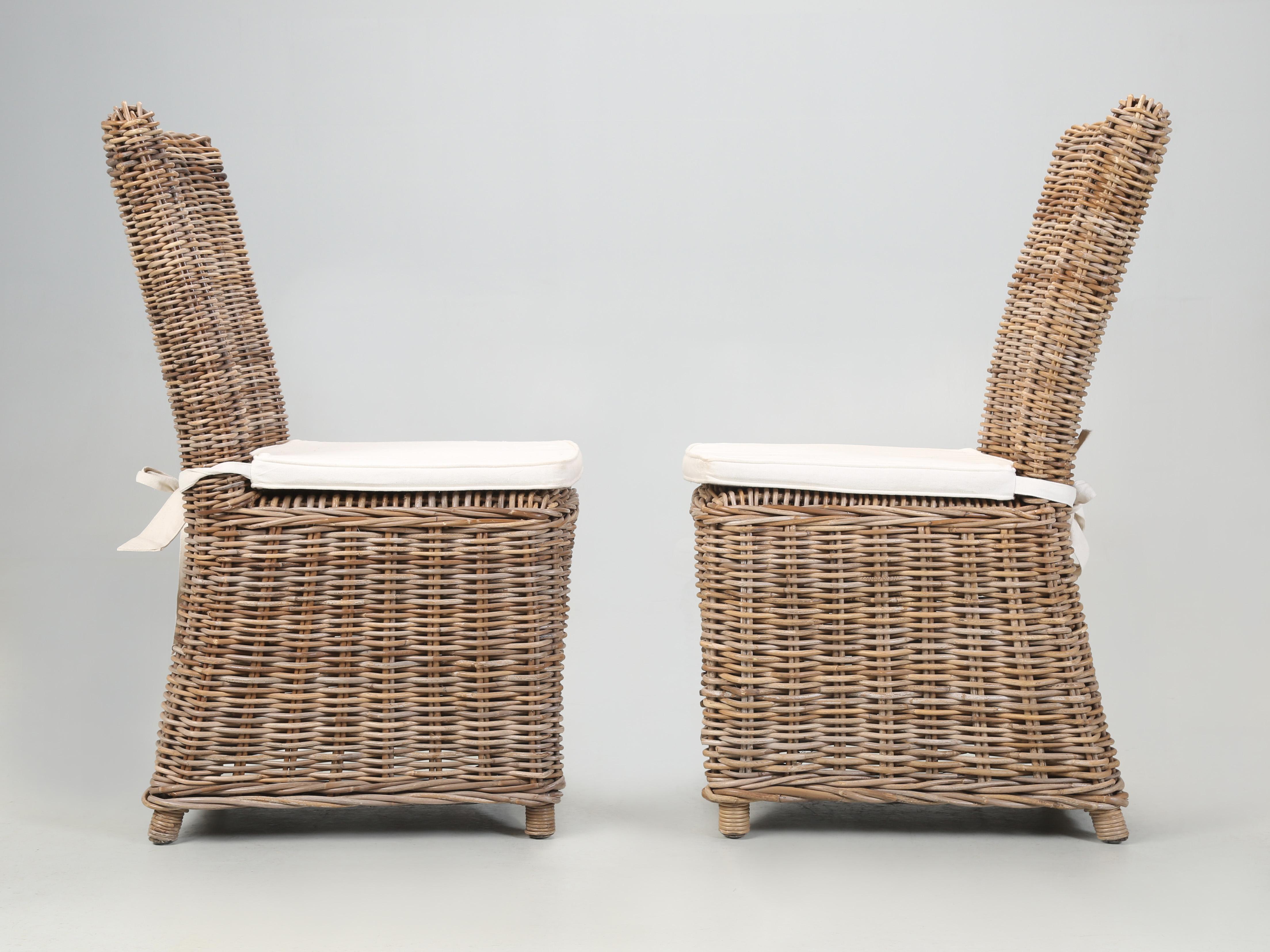 Paire de chaises en osier importées d'Angleterre dans les années 1990, exemples d'exposition en vente 3