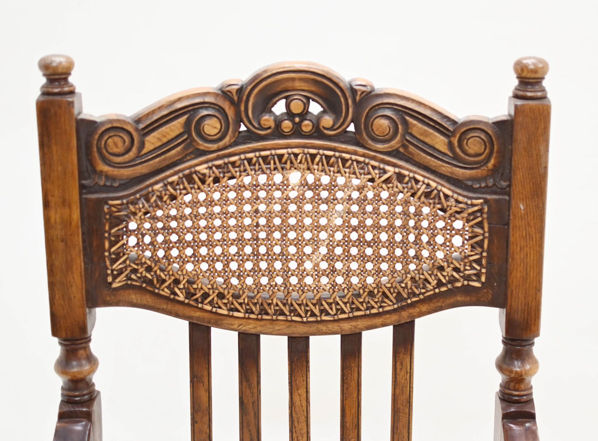 Paire de chaises William and Mary en chêne de ferme à torsion d'orge en vente 2