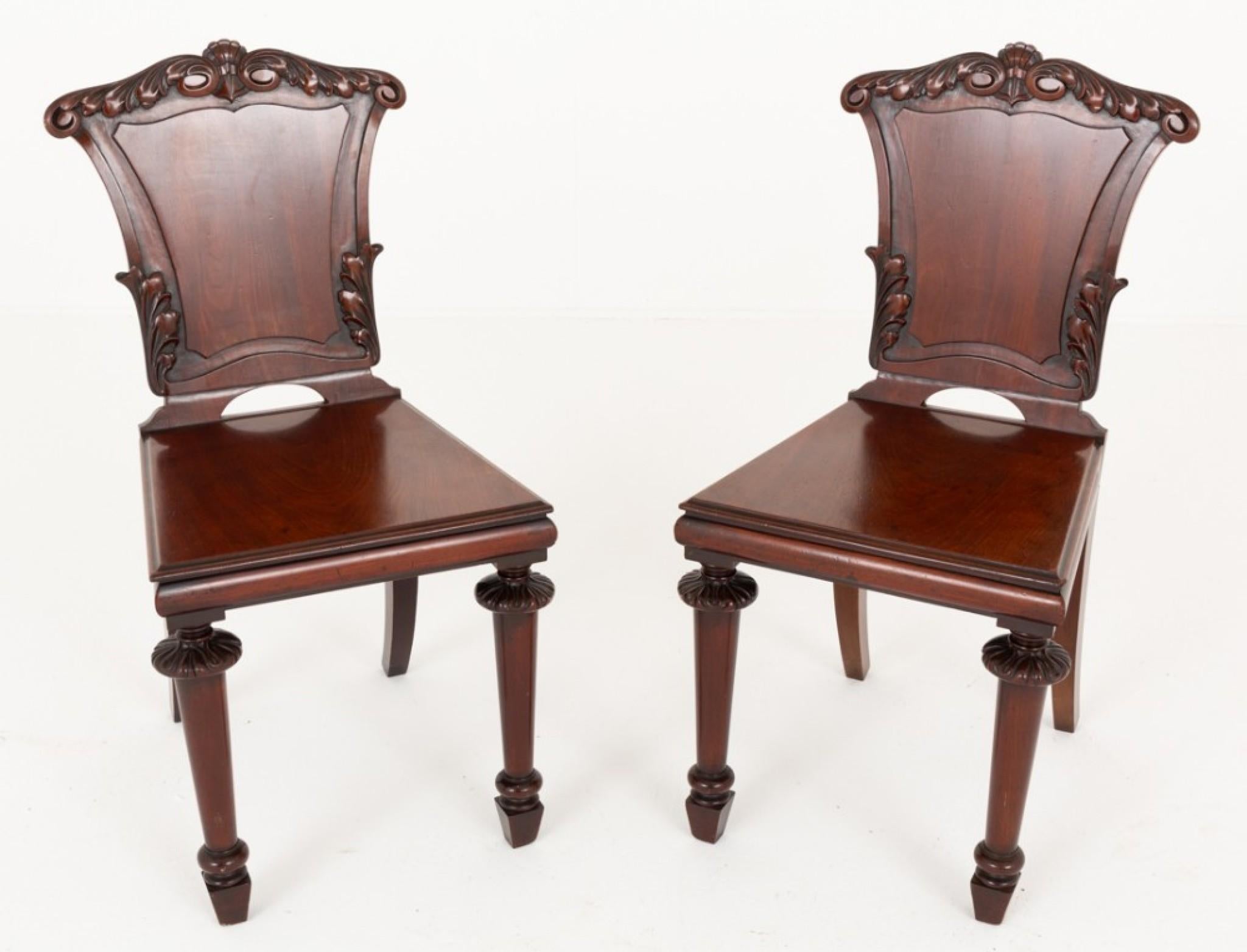 Pareja de sillas William IV Hall Asientos de caoba Siglo XIX principios del siglo XX