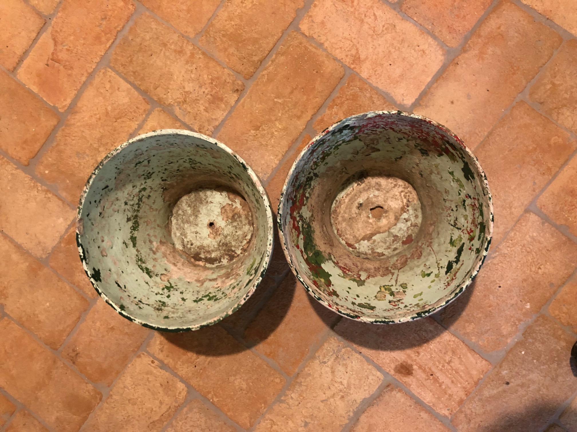 Willy Guhl set of two mid century small planters In Distressed Condition For Sale In Limerick, IE